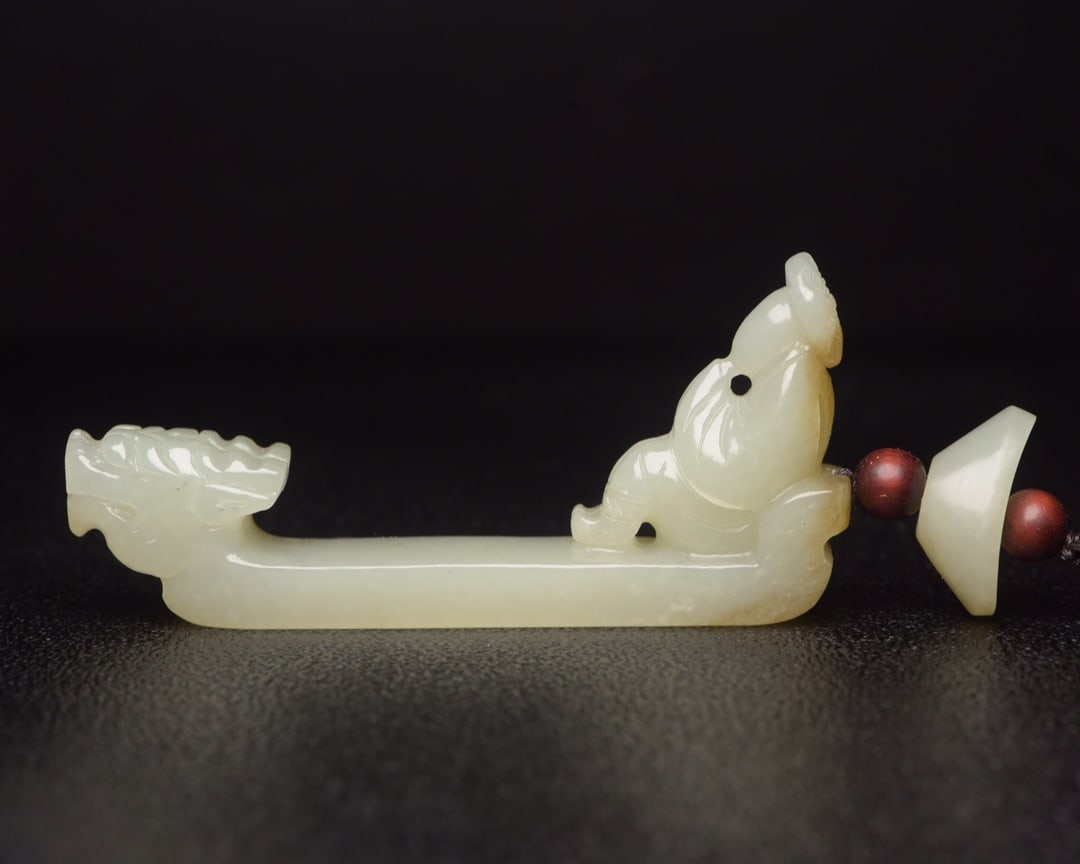 Chinese natural jade carved ornaments Qing dynasty (1 of 9)