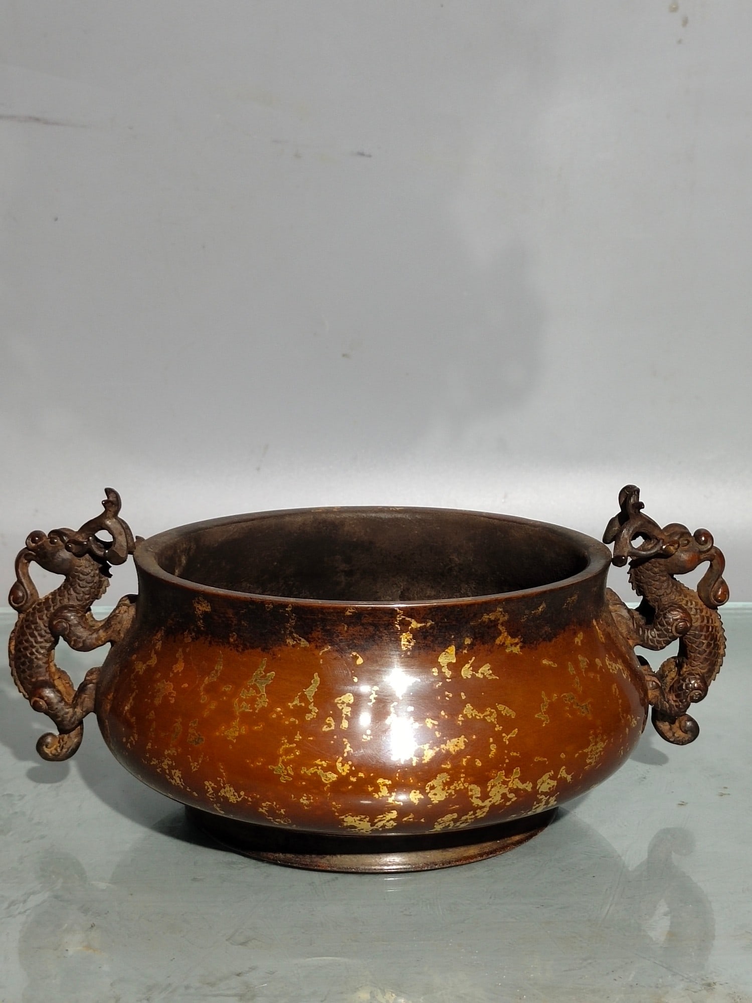 Chinese gilt bronze incense burner Ming dynasty Xuande Mark & Period: Size: Width 24 cm - Height 11.5 cm Materials: Gilt Bronze Time Period: Ming dynasty Manufactured Date: Xuande Mark & Period Object: Chinese Antique ⛨ Purchase With Confidence ✔ Veri