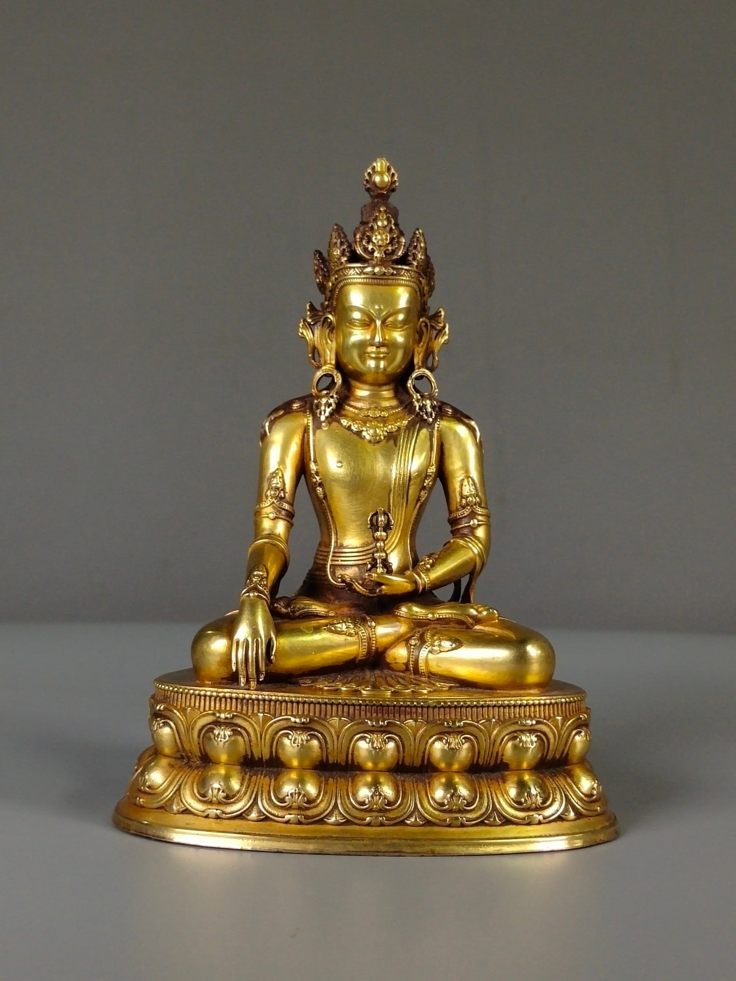 Chinese gilt bronze buddha figure Qing dynasty (1 of 9)