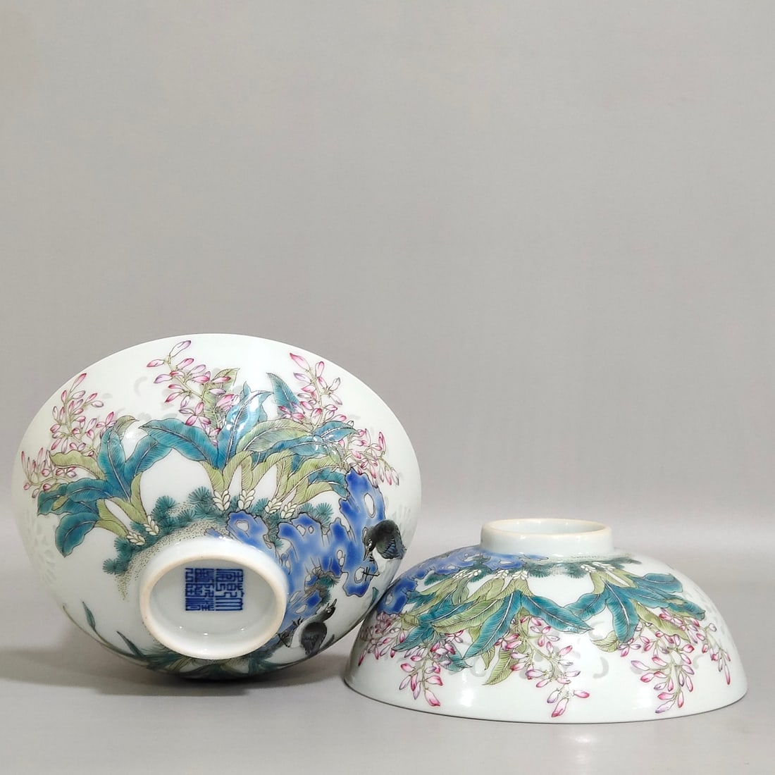 Chinese famille rose porcelain bowl pair Qing dynasty Qianlong Mark & Period (1 of 9)