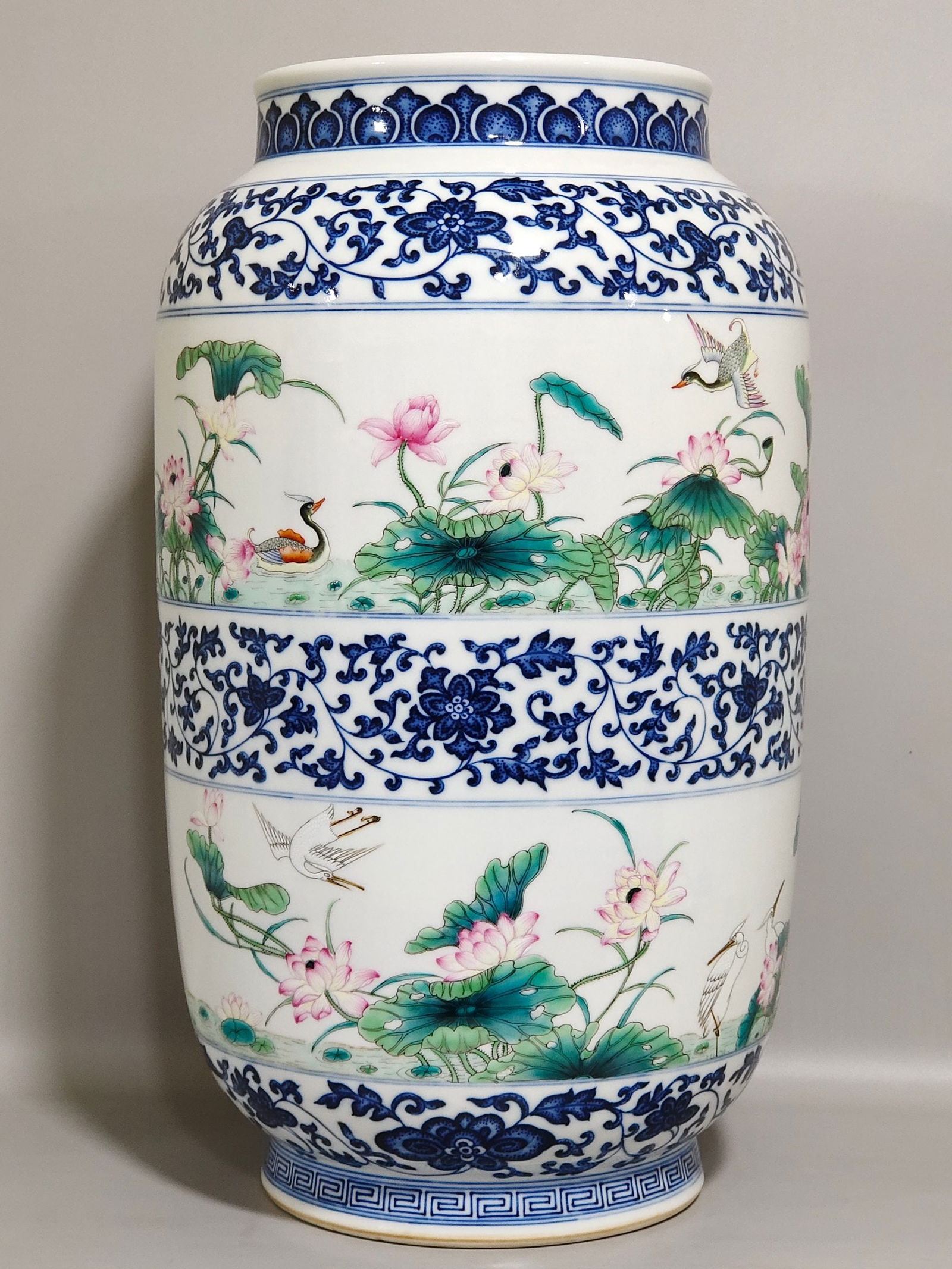 Qing Dynasty Qianlong blue and white pastel lotus kingfisher mandarin duck vase: Size: Height 39 cm - Width 20 cm Materials: Porcelain Time Period: Qing dynasty Manufactured Date: Qianlong Mark & Period Object: Chinese Antique ⛨ Purchase With Confidence ✔ Verifi