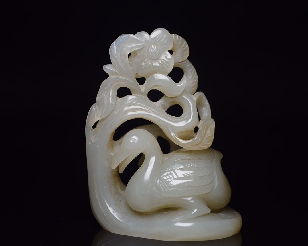 Chinese natural jade carved ornaments Qing dynasty (1 of 9)