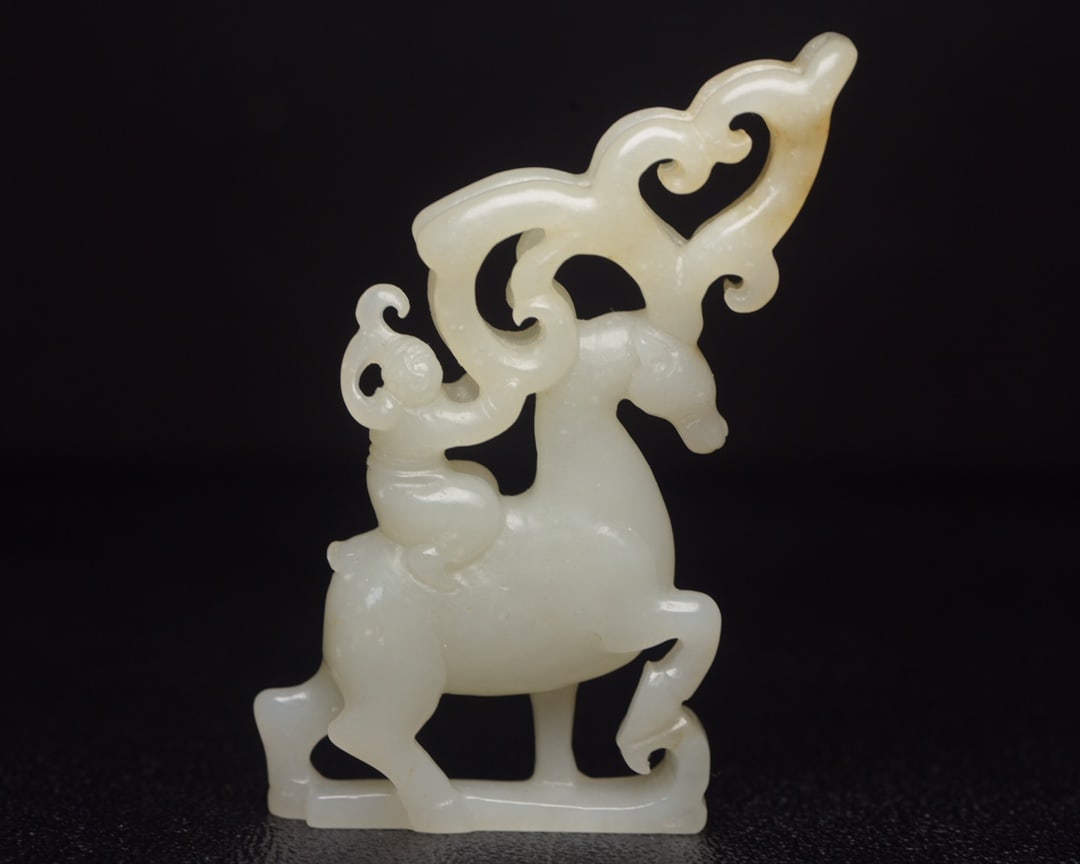Chinese natural jade carved ornaments Qing dynasty: Size: Height 8 cm - Width 6 cm Materials: Natural Jade Time Period: Qing dynasty Manufactured Date: Qianlong Period Object: Chinese Antique ⛨ Purchase With Confidence ✔ Verified Auc