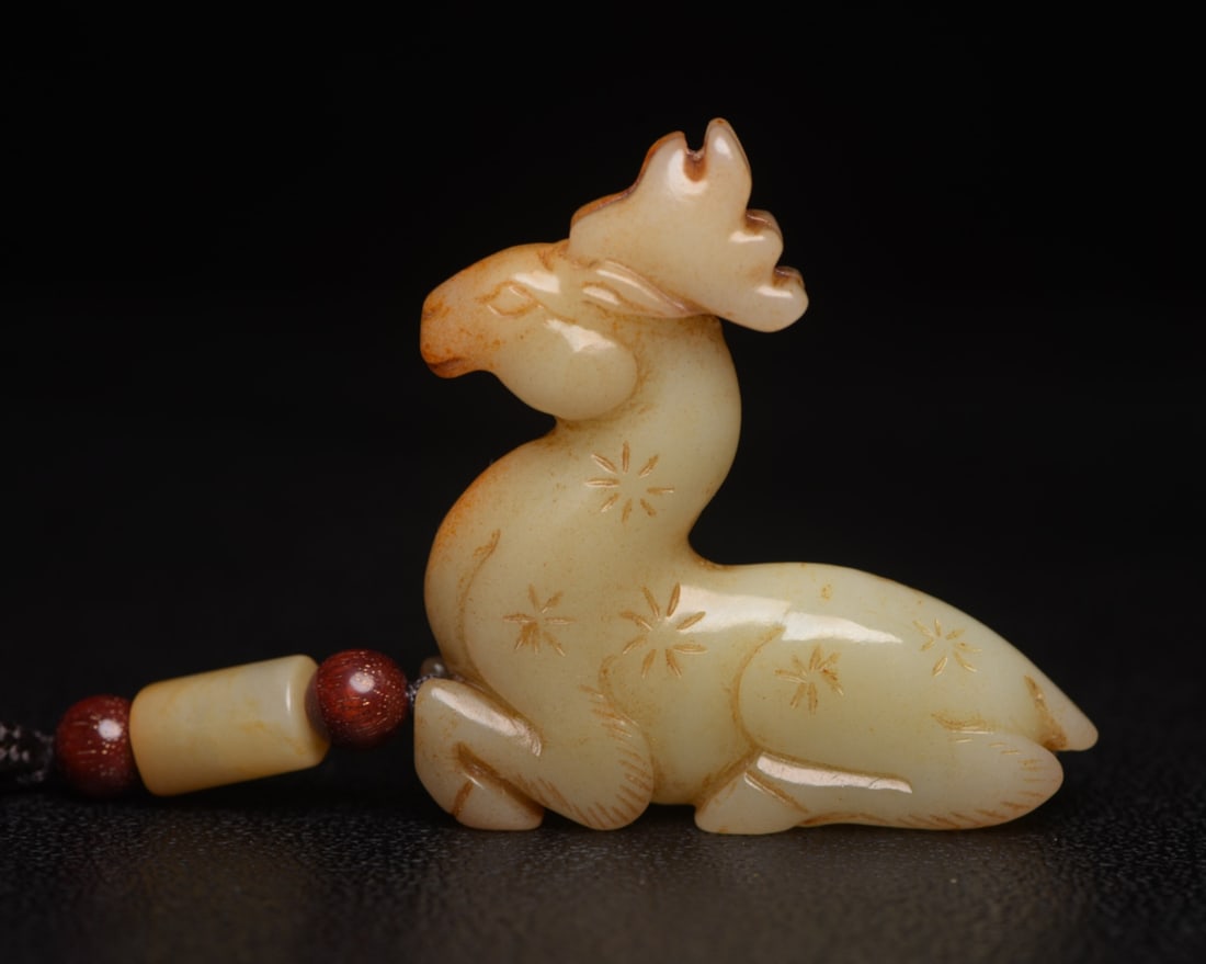 Chinese natural jade carved ornaments Qing dynasty: Size: Height 5.3 cm - Width 5.5 cm Materials: Natural Jade Time Period: Qing dynasty Manufactured Date: Qianlong Period Object: Chinese Antique ⛨ Purchase With Confidence ✔ Verified