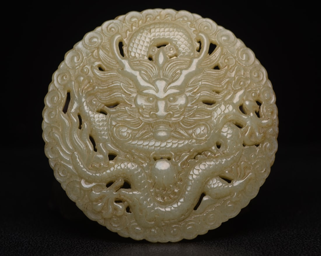 Chinese natural jade carved ornaments Qing dynasty (1 of 9)