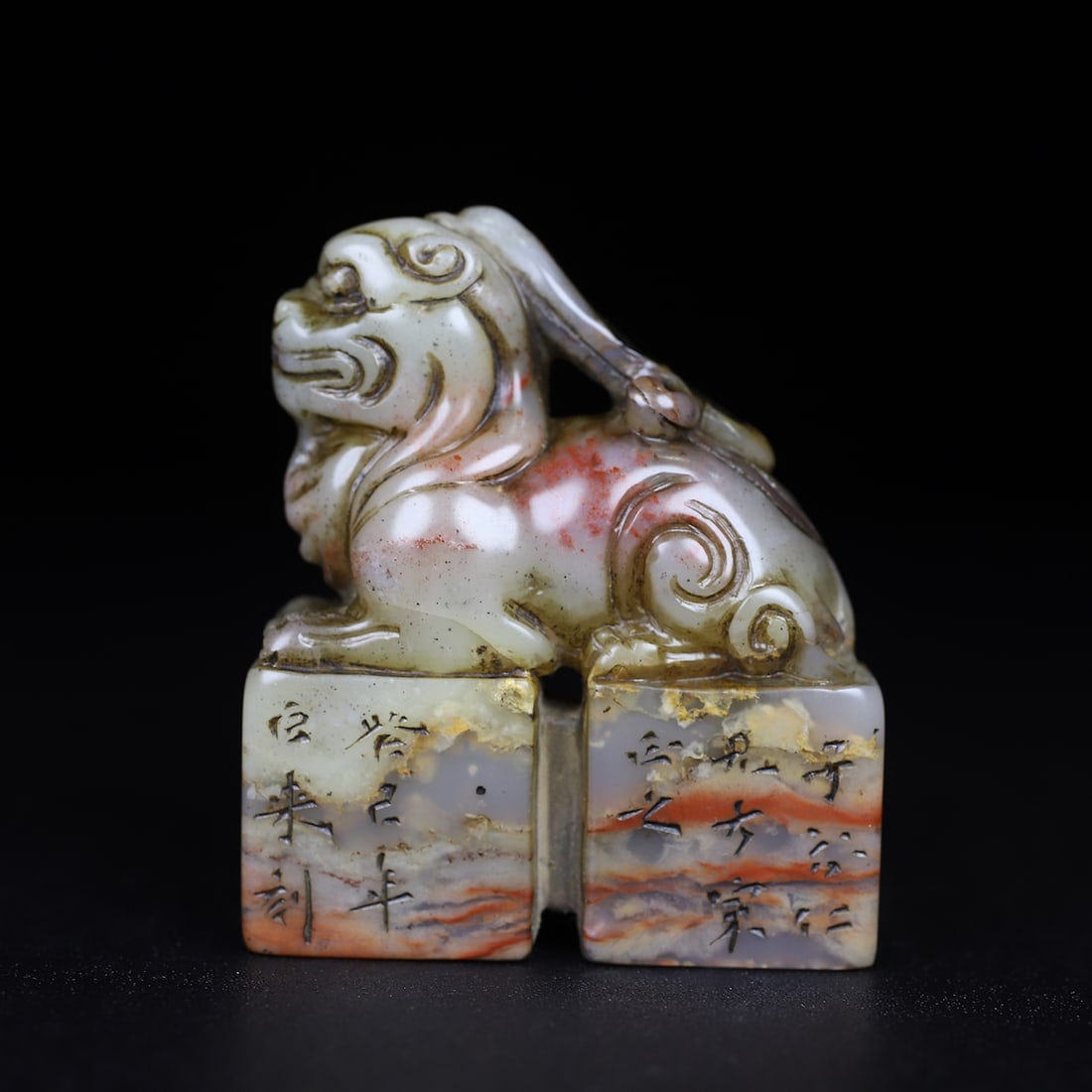 Chinese natural shoushan stone carved seal Qing dynasty: Size: Height 5.6 cm - Width 7 cm Materials: Natural Shoushan stone Time Period: Qing dynasty Manufactured Date: Qianlong Period Object: Chinese Antique ⛨ Purchase With Confidence ✔