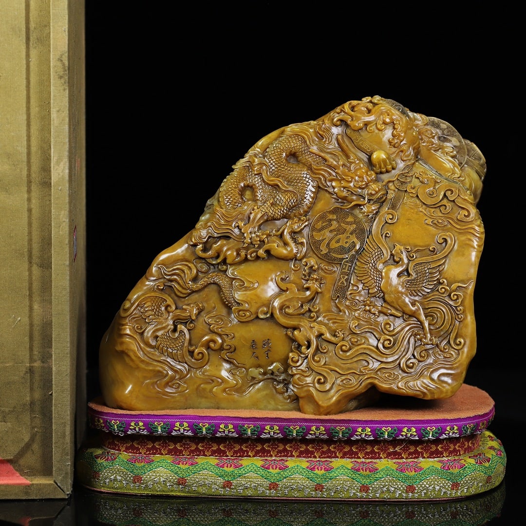 Chinese natural shoushan stone carved seal Qing dynasty: Size: Height 20 cm - Width 21.5 cm Materials: Natural Shoushan stone Time Period: Qing dynasty Manufactured Date: Qianlong Period Object: Chinese Antique ⛨ Purchase With Confidence ✔