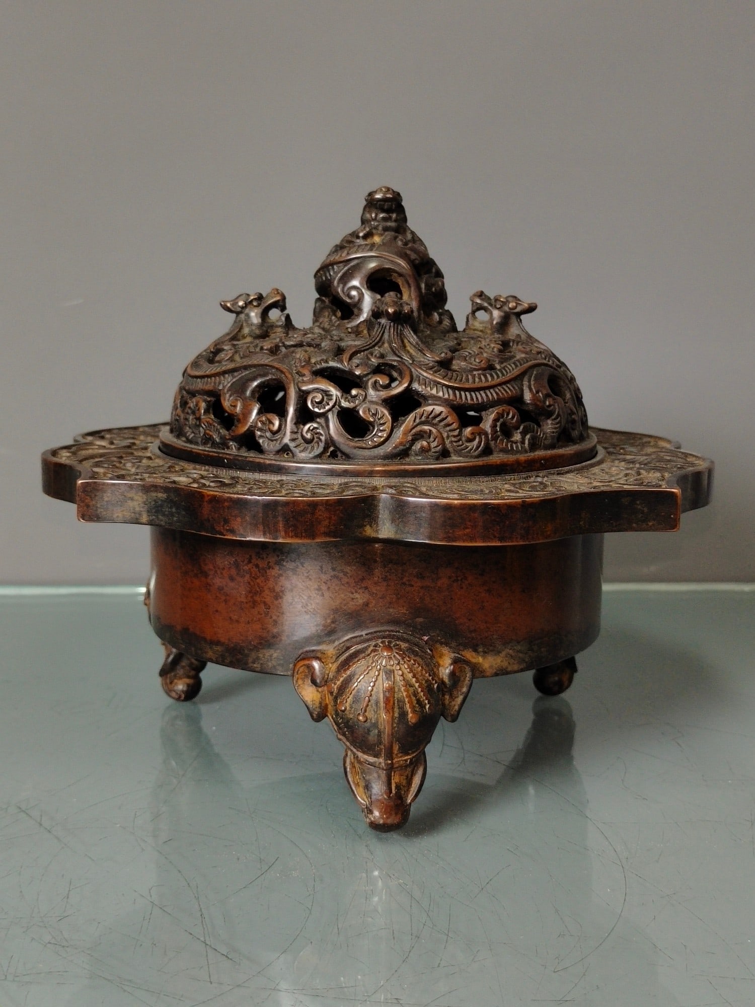 Chinese bronze ware incense burner Ming dynasty Xuande Mark & Period (1 of 9)