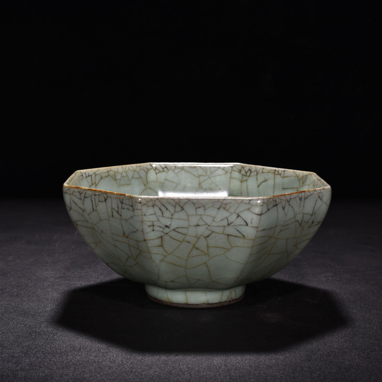 Chinese guan kiln porcelain bowl Song dynasty (1 of 6)