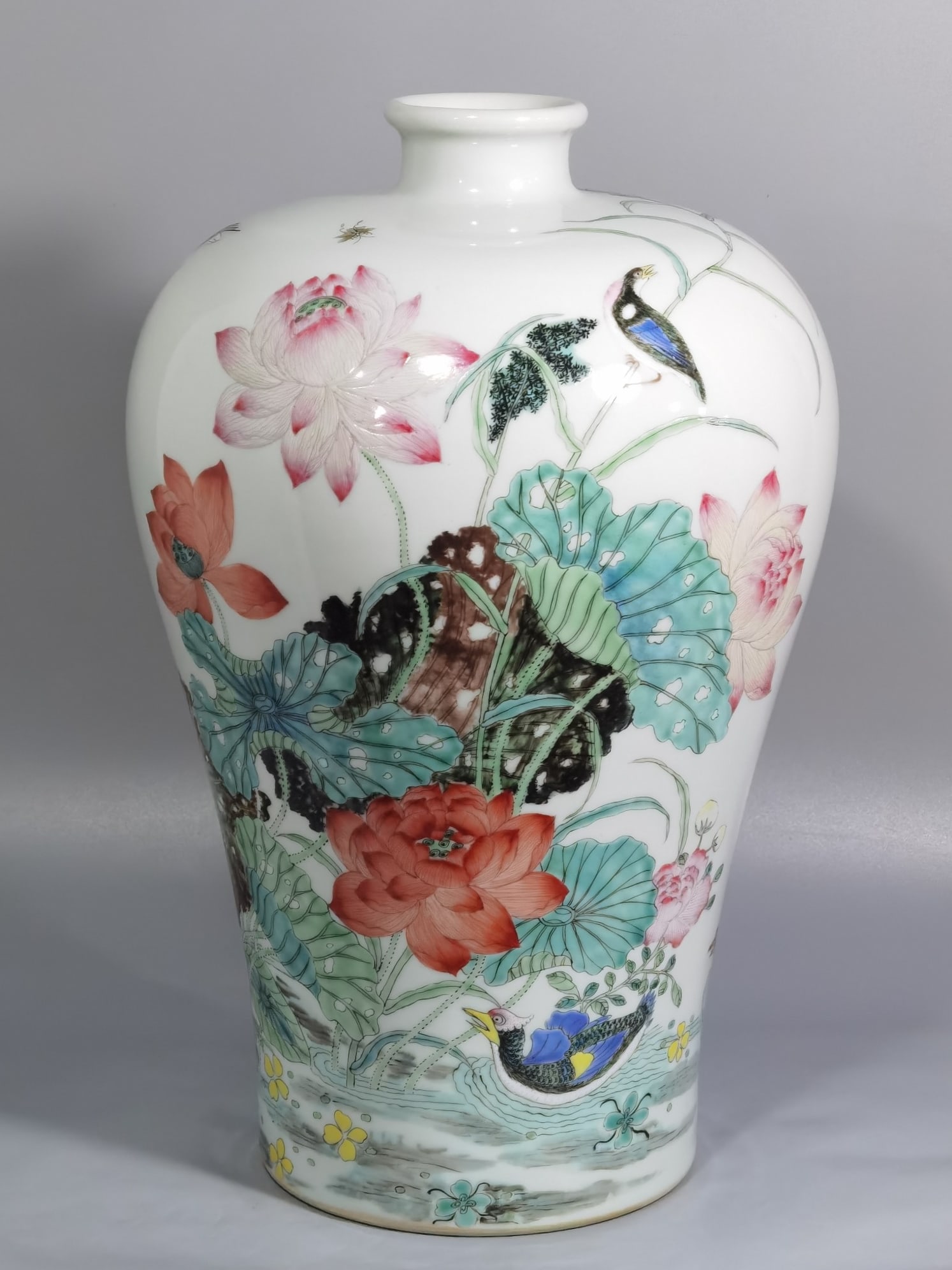 Chinese famille rose porcelain vase Qing dynasty Yongzheng Mark & Period (1 of 9)