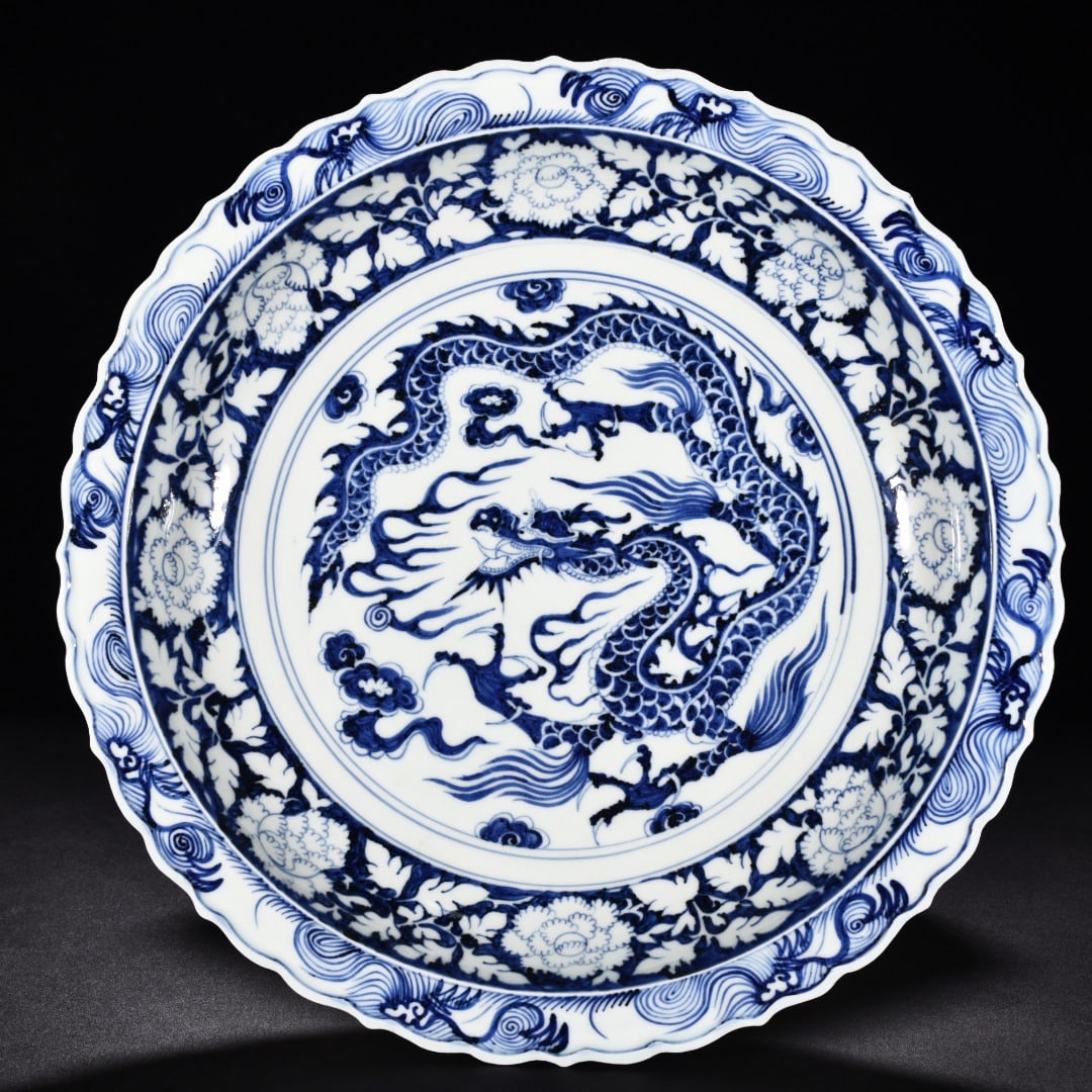 Chinese blue and white porcelain plate Yuan dynasty: Size: Width 44.7 cm - Height 7 cm Materials: Porcelain Time Period: Yuan dynasty Manufactured Date: 13th-c Period Object: Chinese Antique ⛨ Purchase With Confidence ✔ Verified Aucti