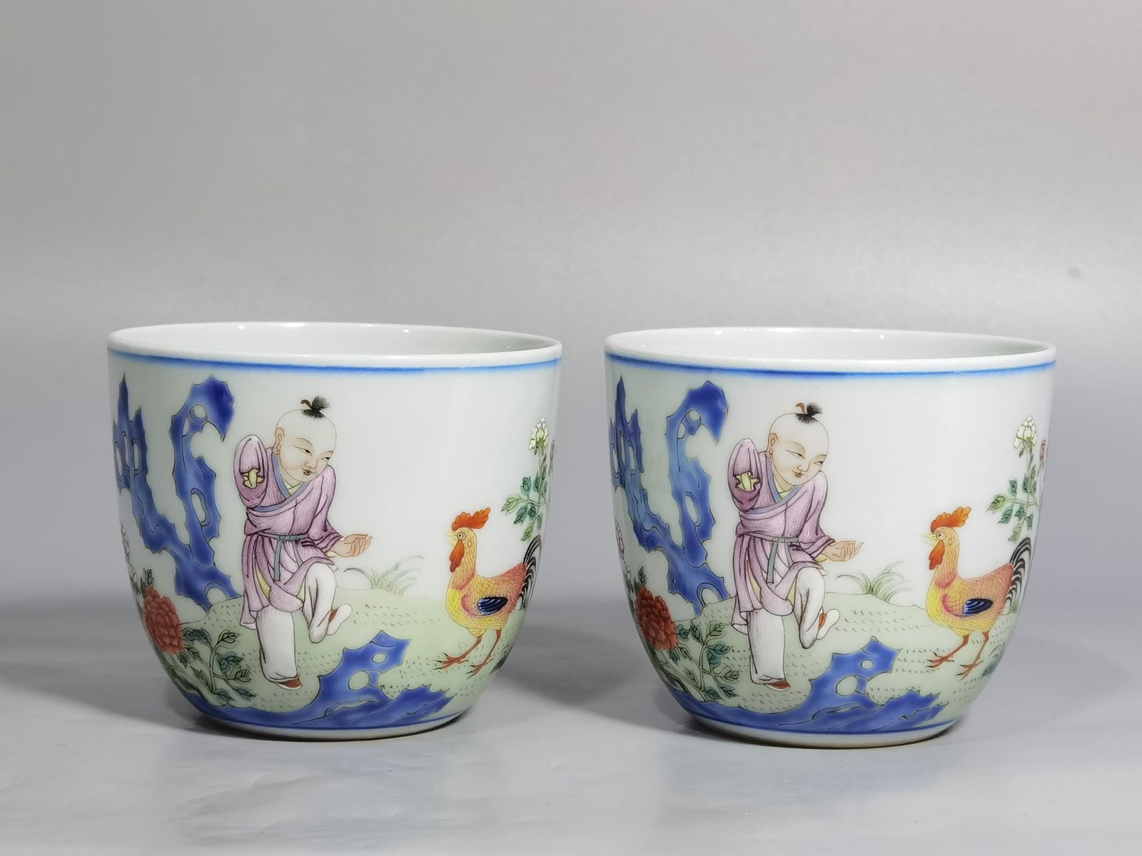 Chinese famille rose porcelain bowl pair Qing dynasty Qianlong Mark & Period (1 of 9)
