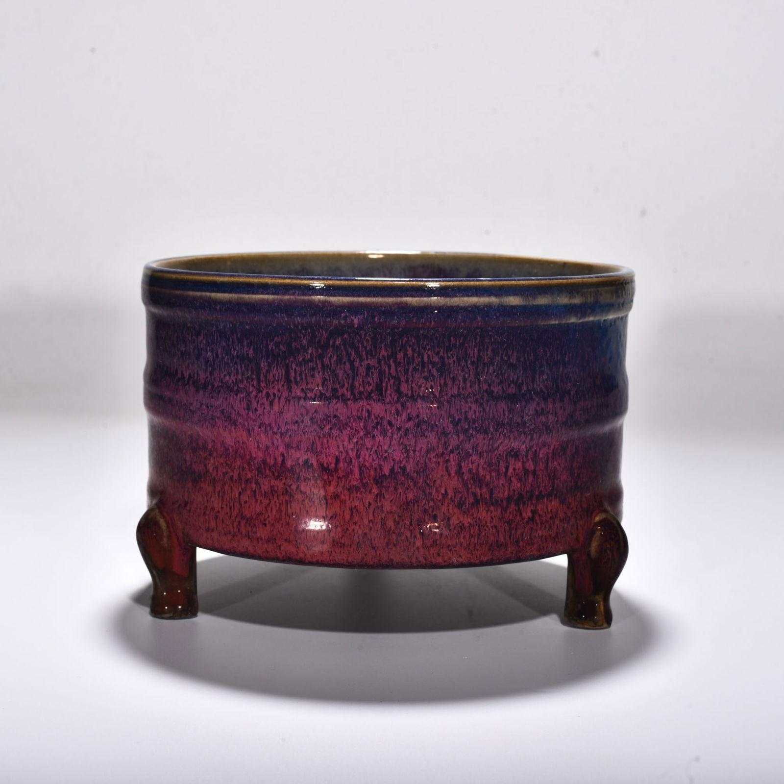 Song Dynasty Jun kiln rose red glaze three-legged dowry (1 of 6)
