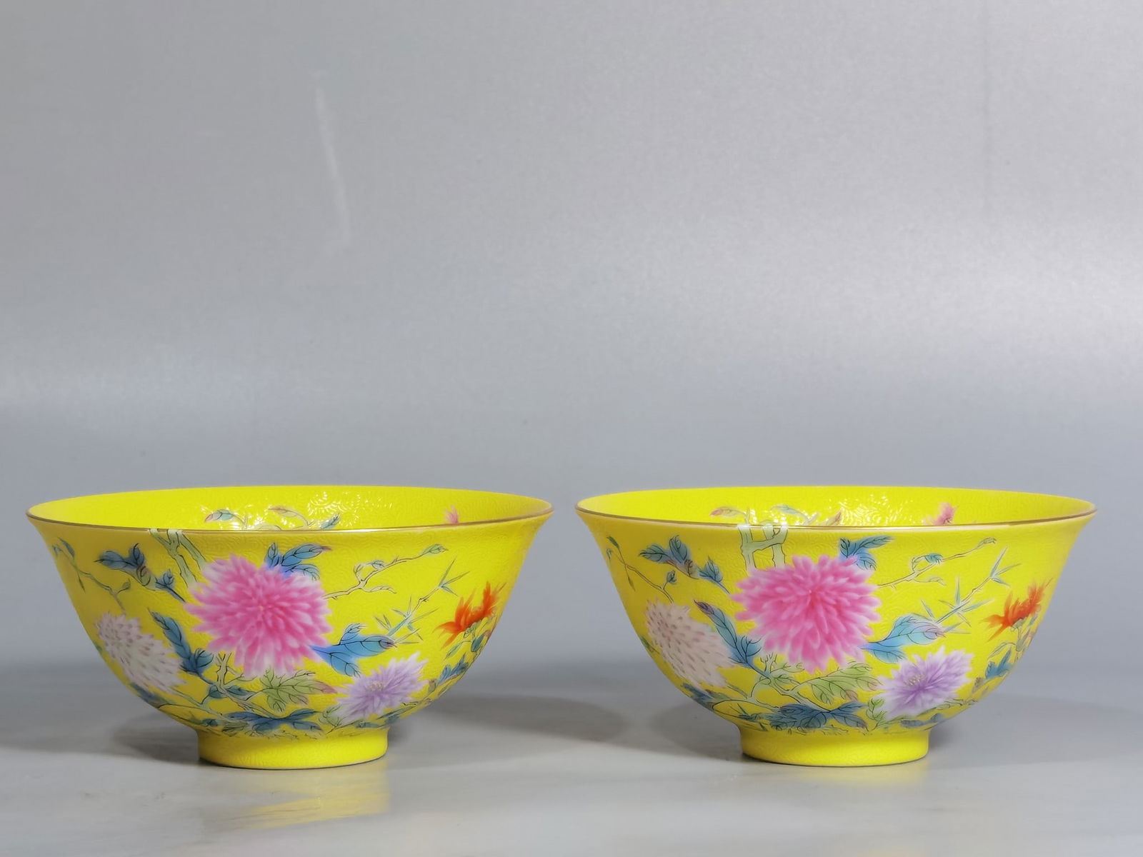 Chinese famille rose porcelain bowl pair Qing dynasty Qianlong Mark & Period: Size: Width 9 cm - Height 4.3 cm Materials: Porcelain Time Period: Qing dynasty Manufactured Date: Qianlong Mark & Period Object: Chinese Antique ⛨ Purchase With Confidence ✔ Verifi
