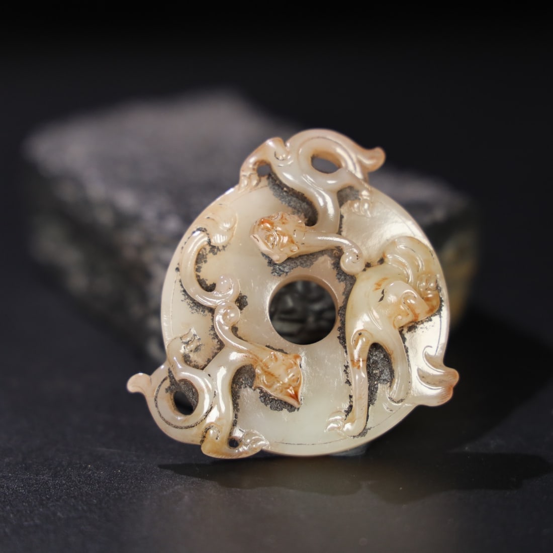 Chinese archaic jade carved ornaments: Size: Height 6.3 cm - Width 5.5 cm Materials: Archaic Jade Time Period: Han dynasty Manufactured Date: 1st to 3rd Century Period Object: Chinese Antique ⛨ Purchase With Confidence ✔