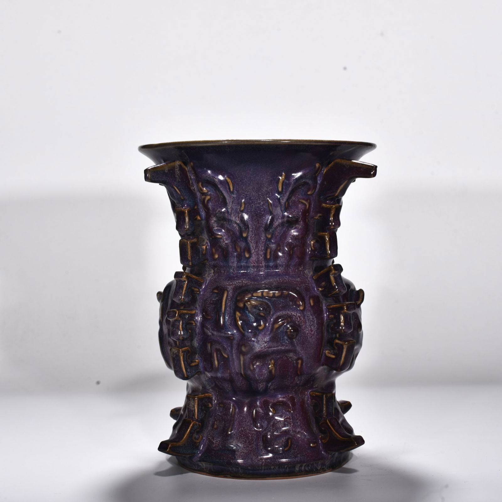 Song Dynasty Jun kiln rose purple glaze animal face pattern halberd vessel (1 of 9)