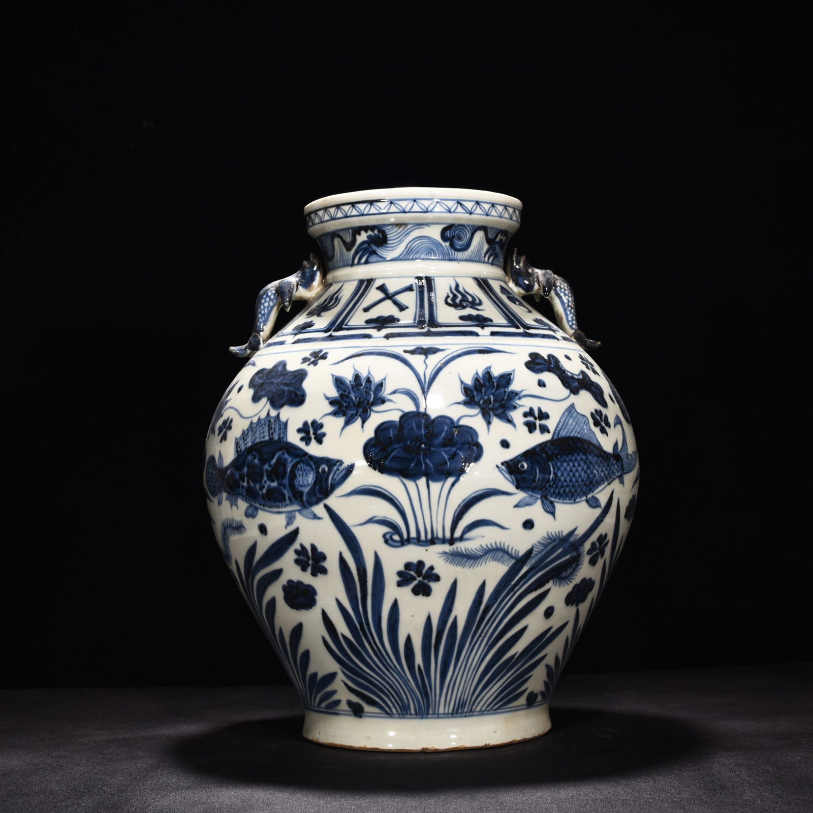 Chinese blue and white porcelain jar Yuan dynasty: Size: Height 41 cm - Width 28.5 cm Materials: Porcelain Time Period: Yuan dynasty Manufactured Date: 13th-c Period Object: Chinese Antique ⛨ Purchase With Confidence ✔ Verified Auct