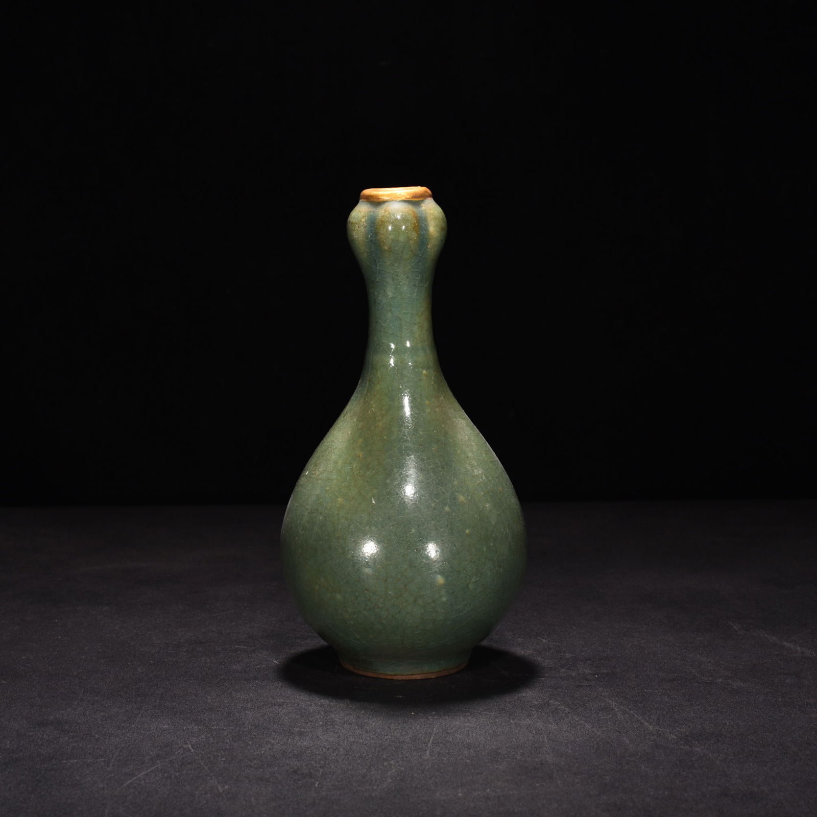 Song Dynasty Longquan kiln plum green glaze garlic vase (1 of 9)