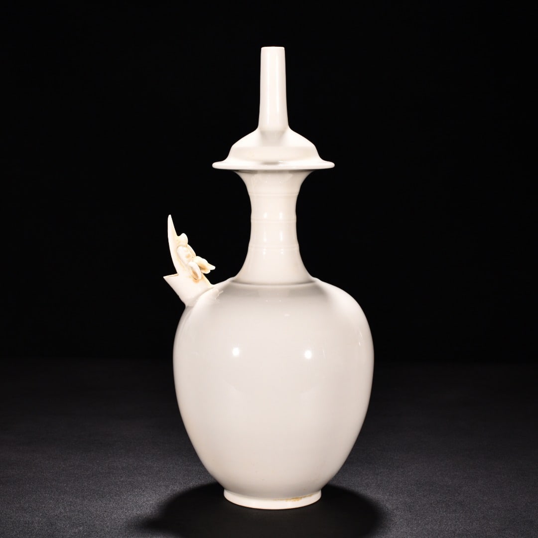 Song Dynasty Xing Kiln White Porcelain Military Holder: Size: Height 33 cm - Width 15.5 cm Materials: Porcelain Time Period: Song dynasty Manufactured Date: 10th-c Object: Chinese Antique ⛨ Purchase With Confidence ✔ Verified Auction Hou