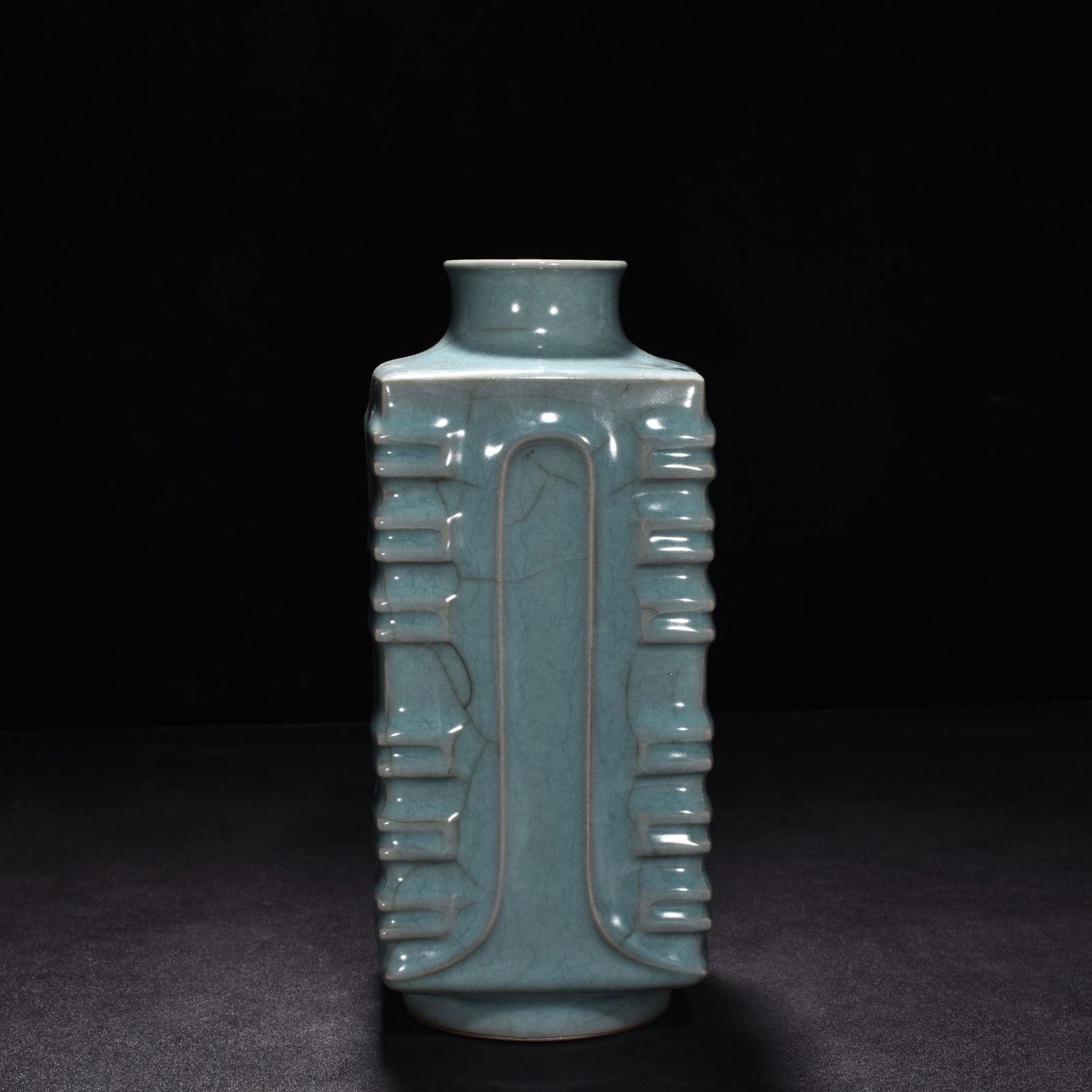 Song Dynasty official kiln celadon Bagua vase (1 of 9)