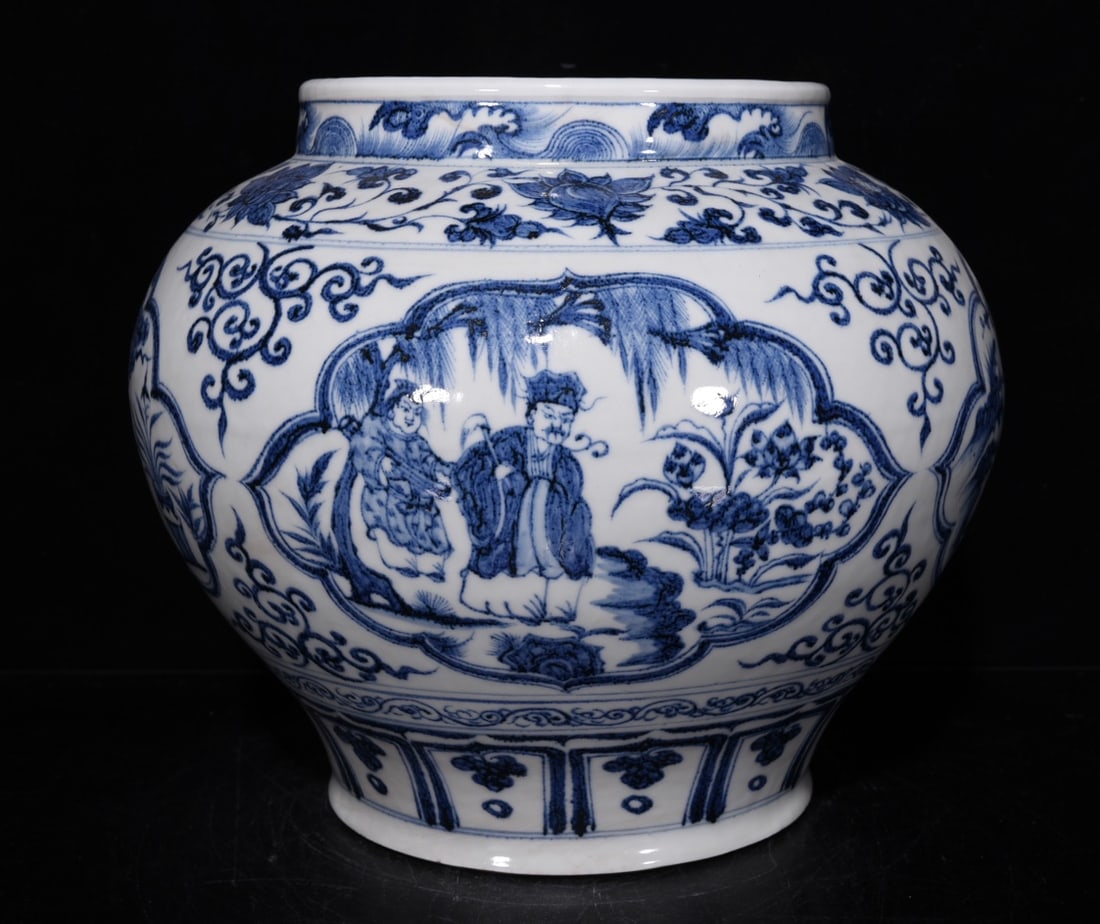 Chinese blue and white porcelain jar Yuan dynasty: Size: Height 28 cm - Width 35 cm Materials: Porcelain Time Period: Yuan dynasty Manufactured Date: 13th-c Period Object: Chinese Antique ⛨ Purchase With Confidence ✔ Verified Auctio