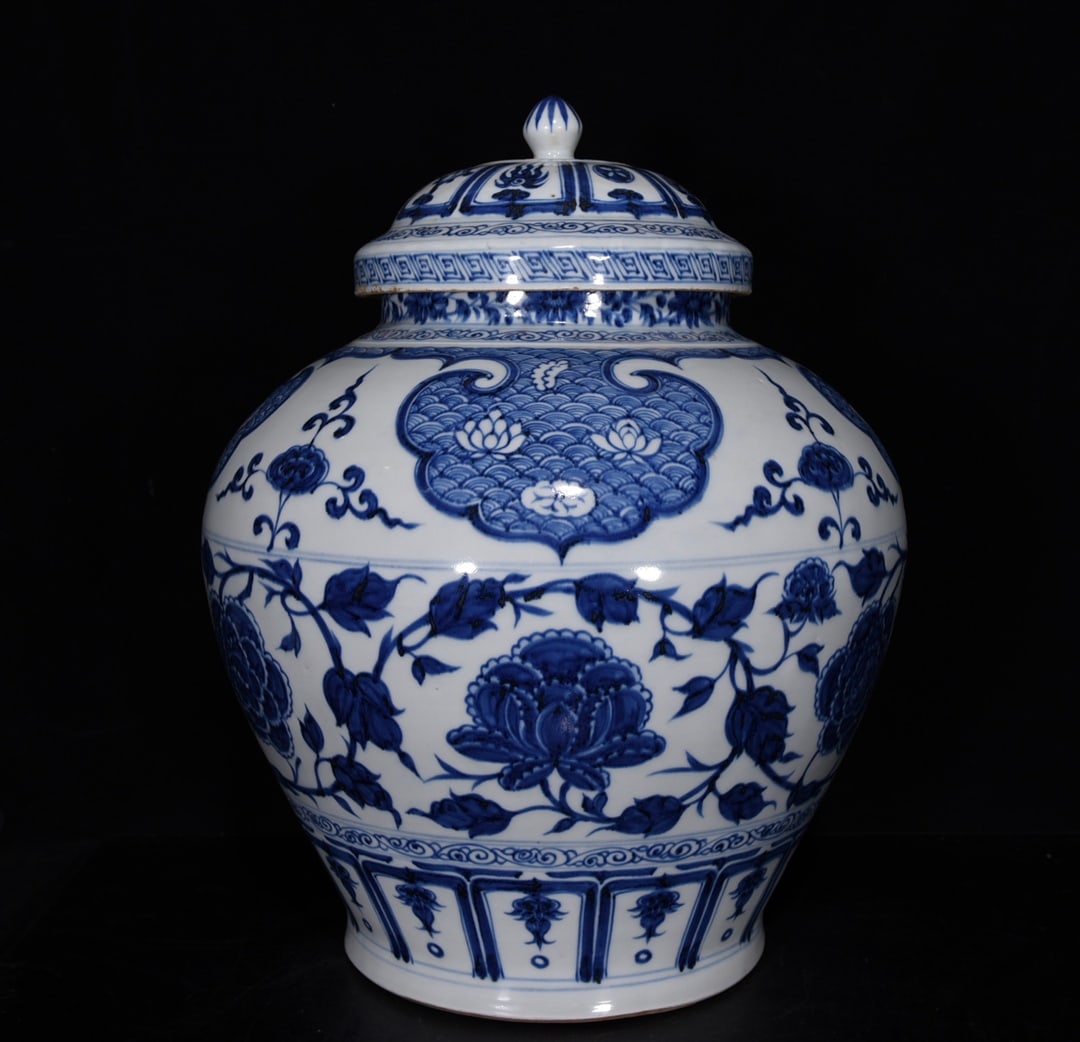 Yuan Dynasty blue and white peony pattern lid jar: Size: Height 42 cm - Width 36 cm Materials: Porcelain Time Period: Yuan dynasty Manufactured Date: 13th-c Period Object: Chinese Antique ⛨ Purchase With Confidence ✔ Verified Auctio