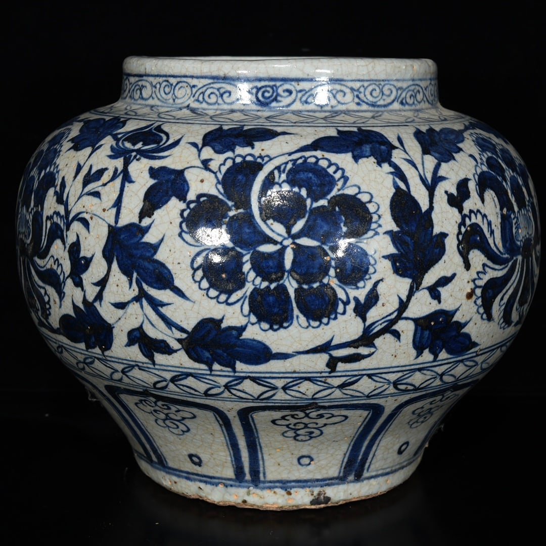 Yuan Dynasty blue and white intertwined peony porcelain jar (1 of 9)