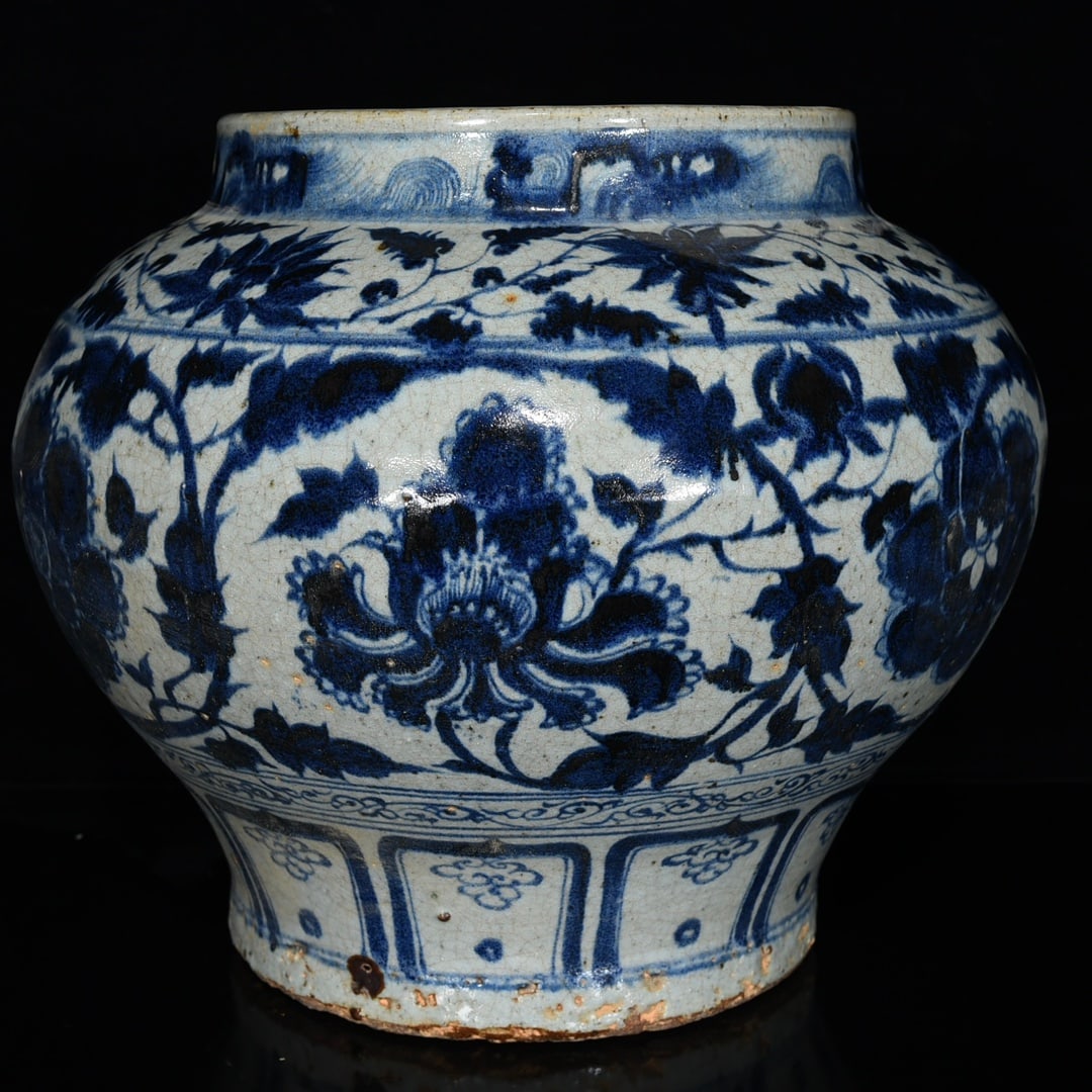 Yuan Dynasty blue and white intertwined peony porcelain jar (1 of 8)