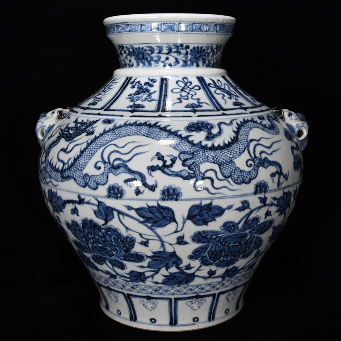 Yuan Dynasty blue and white wrapped dragon porcelain animal head jar (1 of 9)