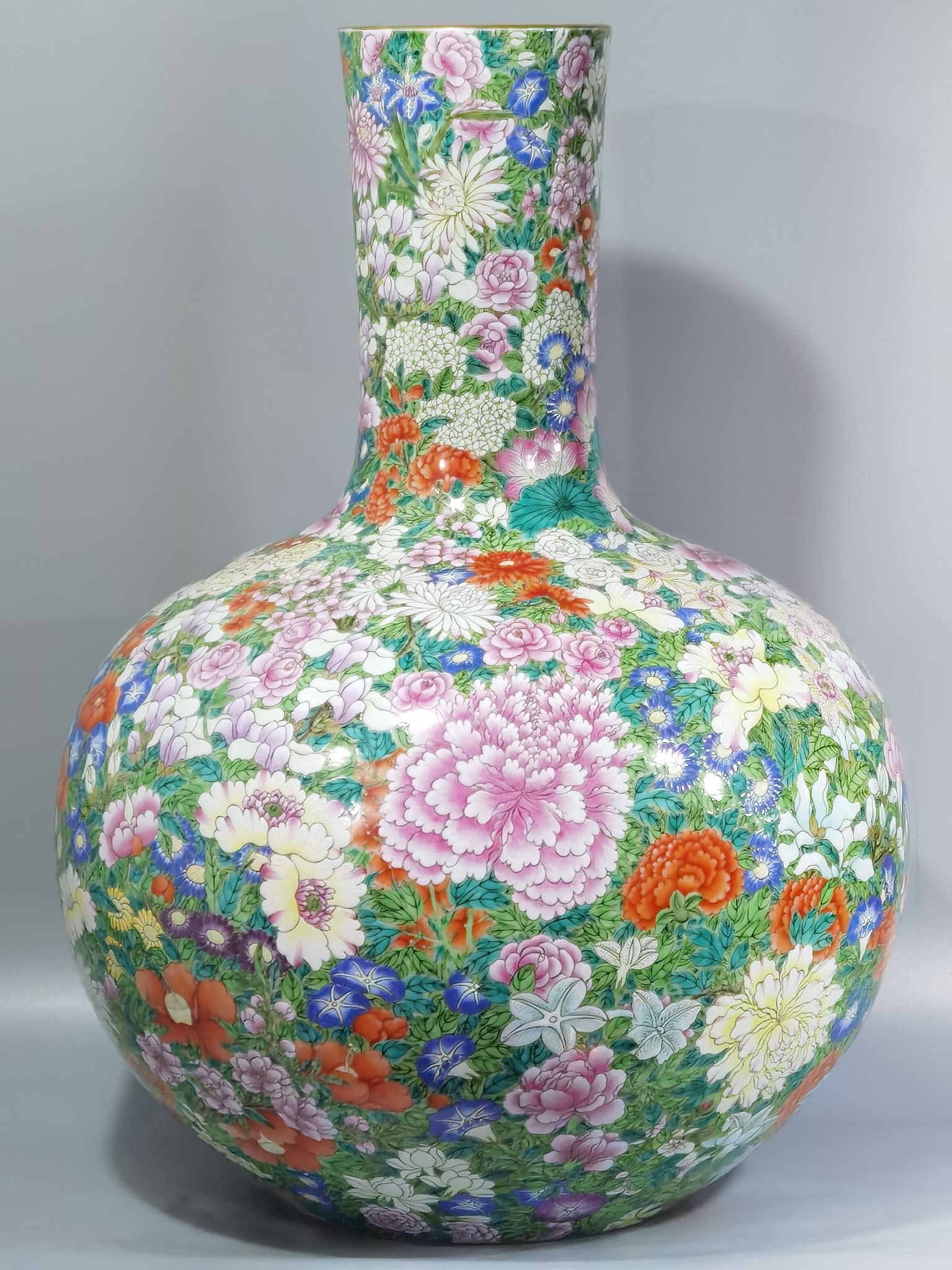 Qianlong period Qing Dynasty pastel colored celestial hundreds of flowers vase (1 of 9)