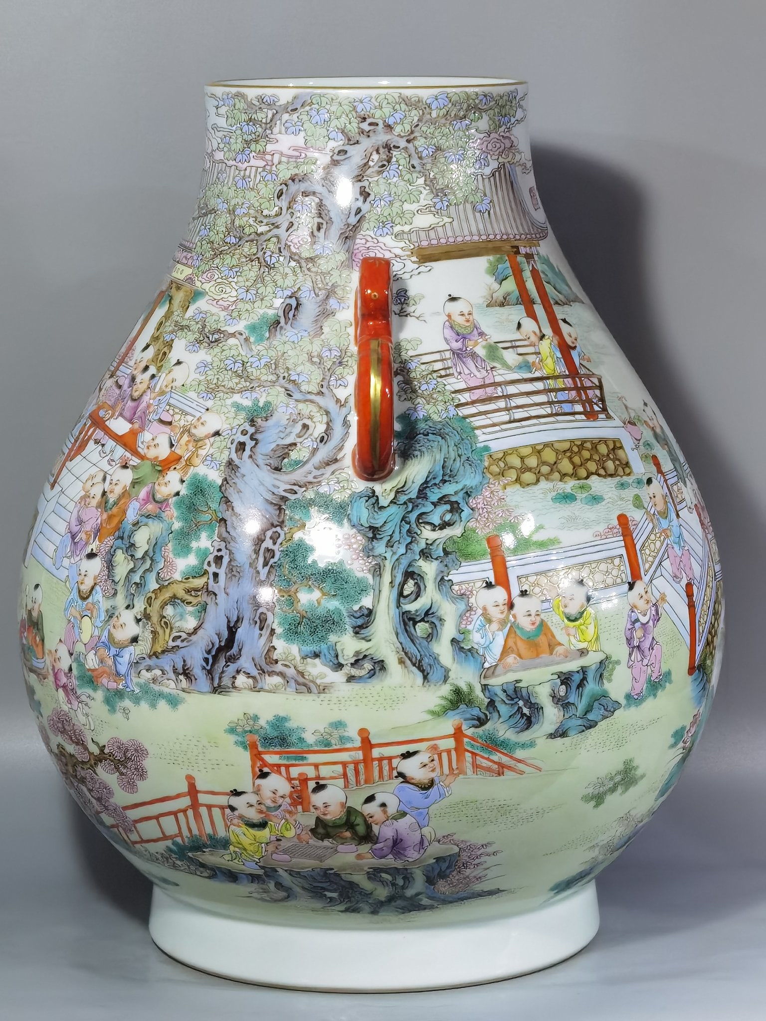 Qianlong period Qing Dynasty famille rose painting with hundreds of figures double-eared barrel vase - 2