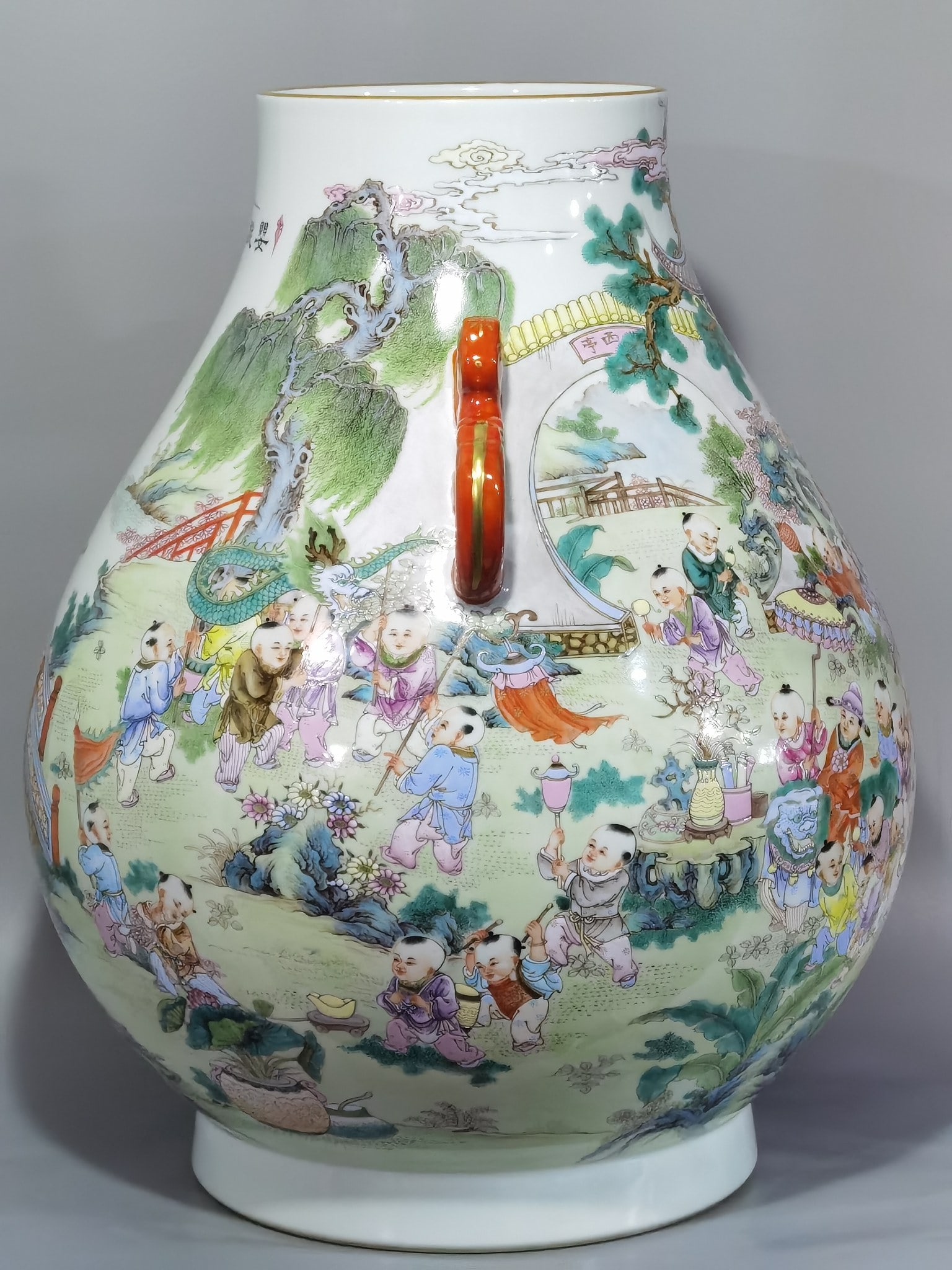 Qianlong period Qing Dynasty famille rose painting with hundreds of figures double-eared barrel vase - 4