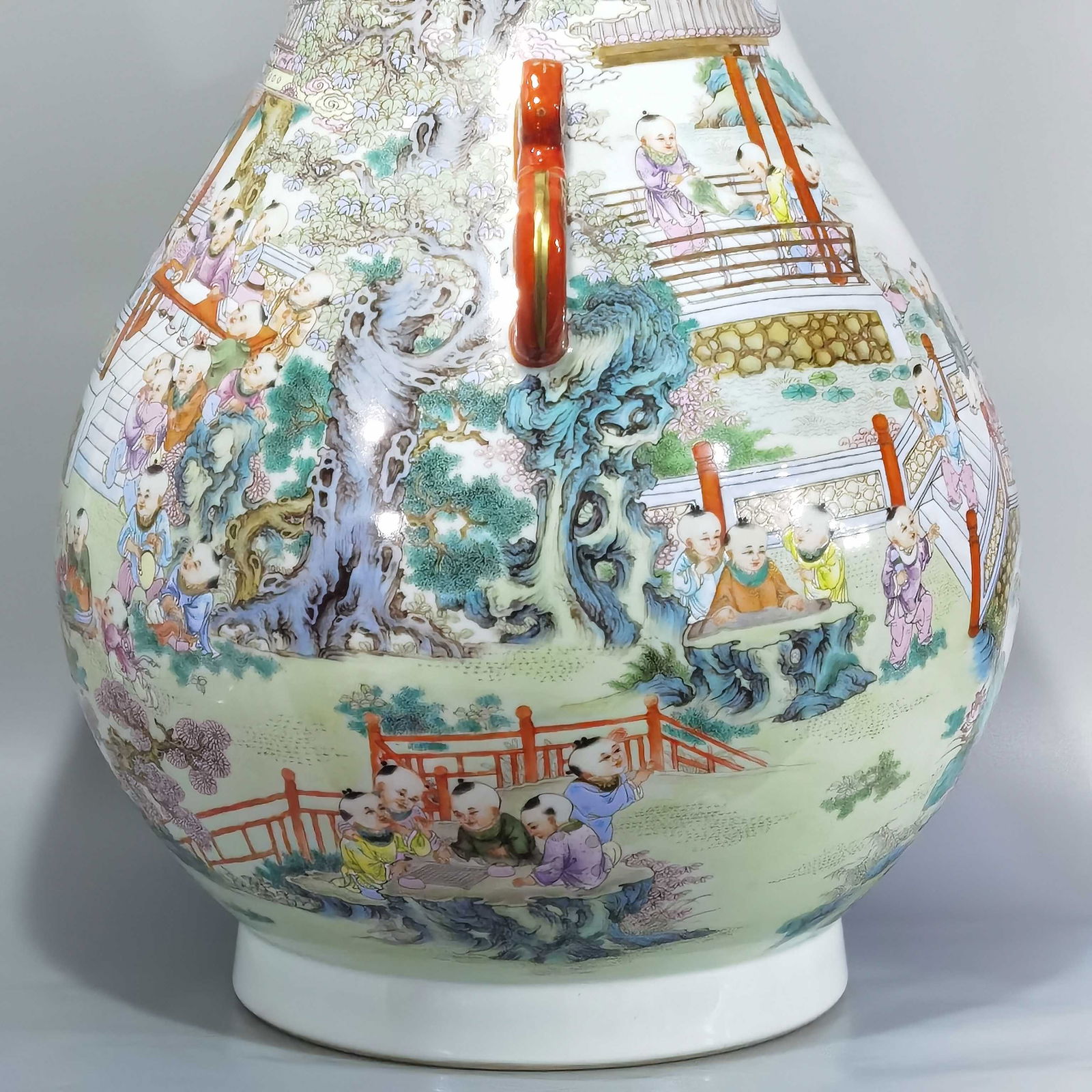 Qianlong period Qing Dynasty famille rose painting with hundreds of figures double-eared barrel vase - 7
