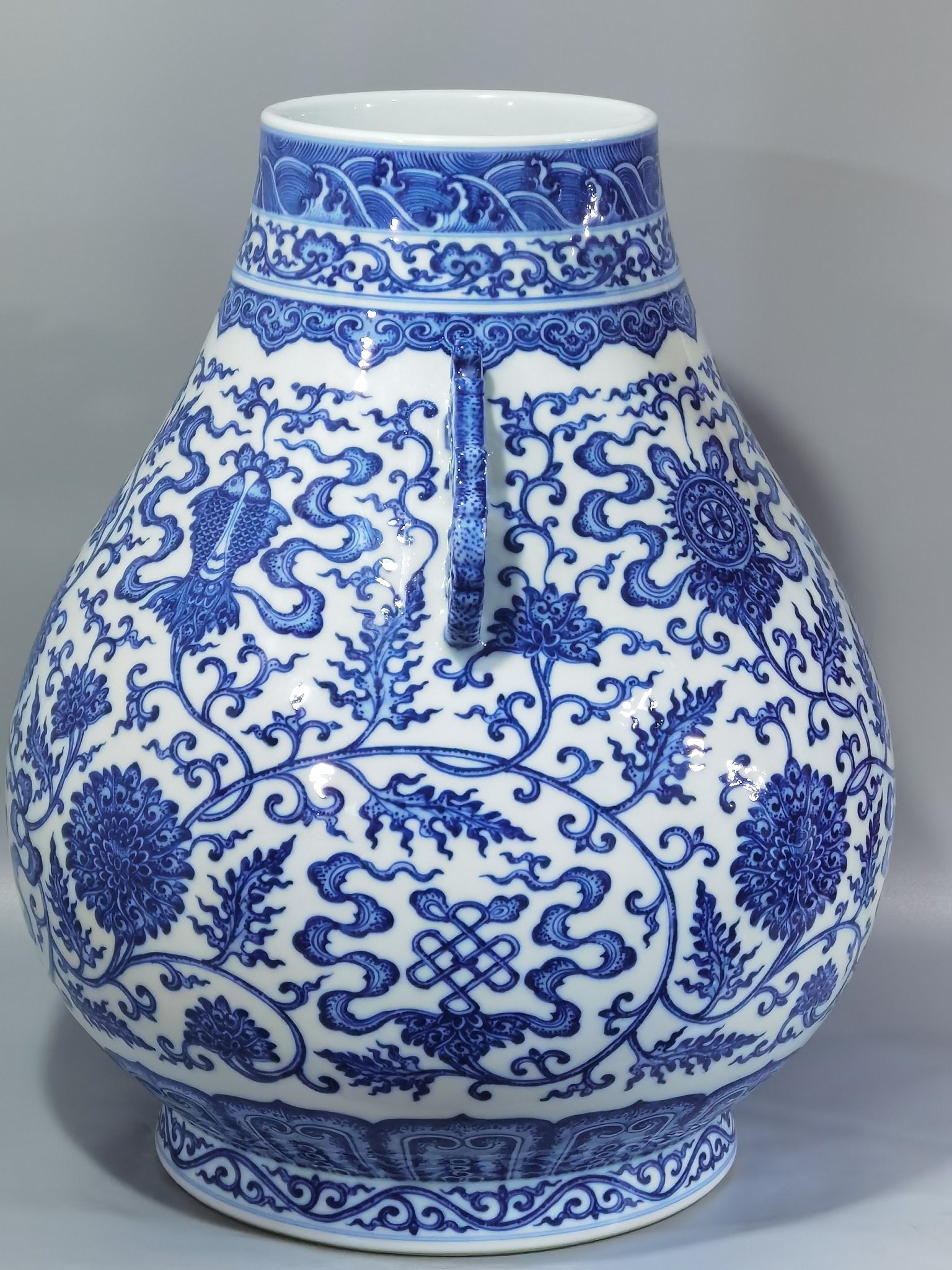 Qianlong period Qing Dynasty blue and white eight treasures lotus and lucky ears vase - 2