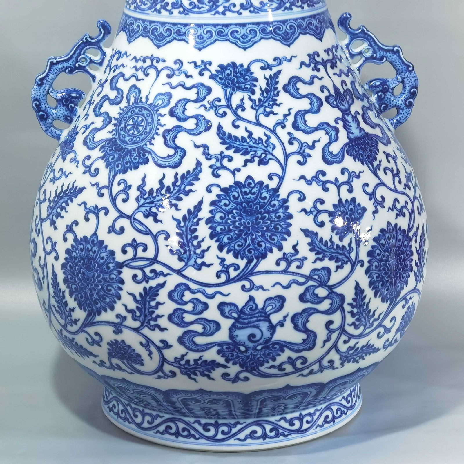 Qianlong period Qing Dynasty blue and white eight treasures lotus and lucky ears vase - 8