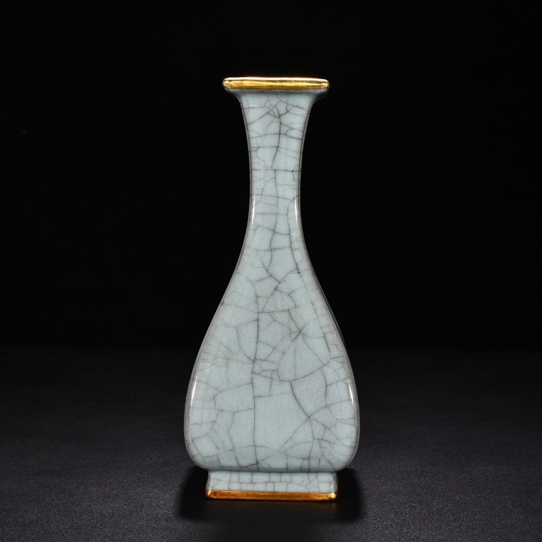 Song Dynasty official kiln celadon square jade ewer and spring vase (inlaid with gold buckle) (1 of 9)