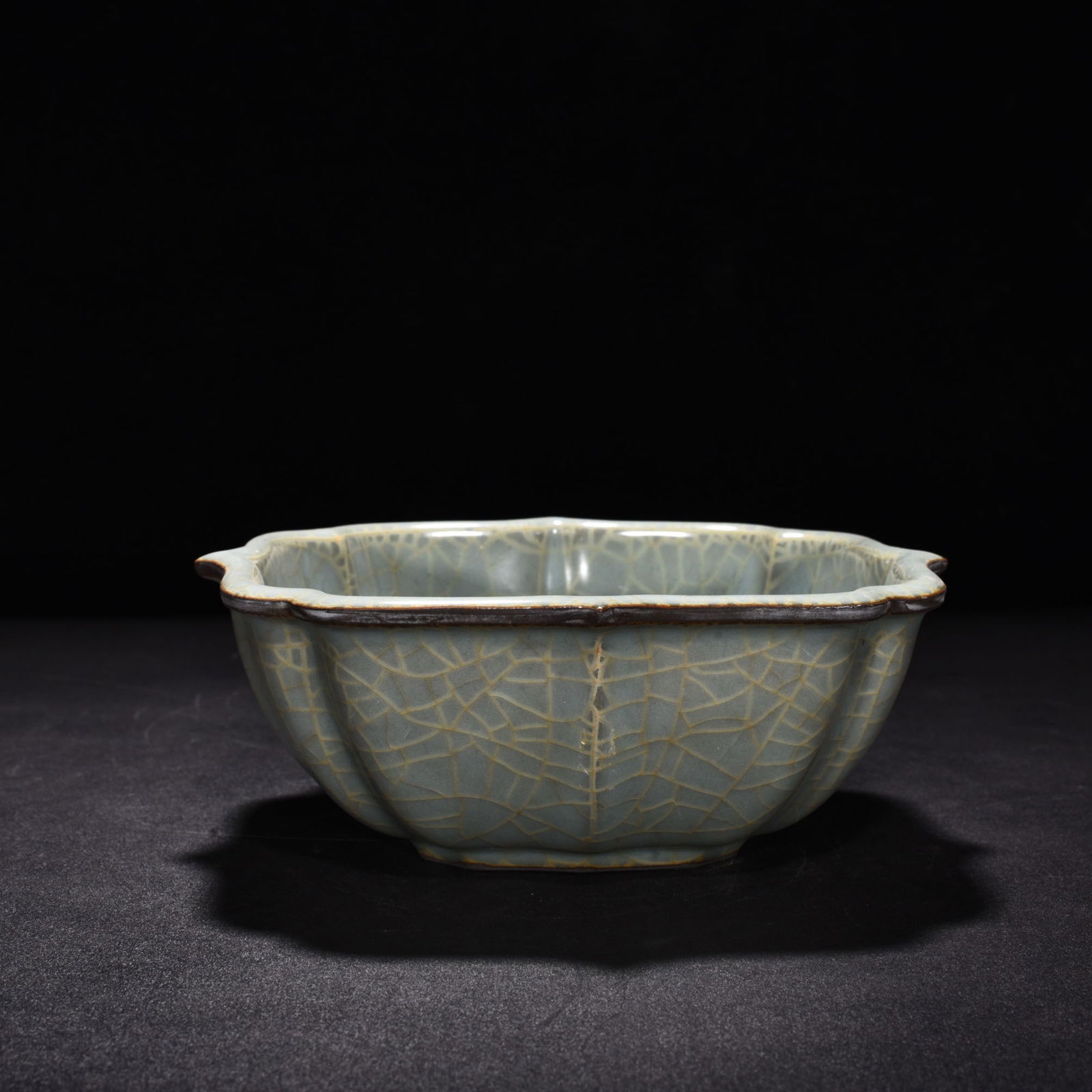 Song Dynasty Guan kiln celadon folded edge wash (1 of 6)