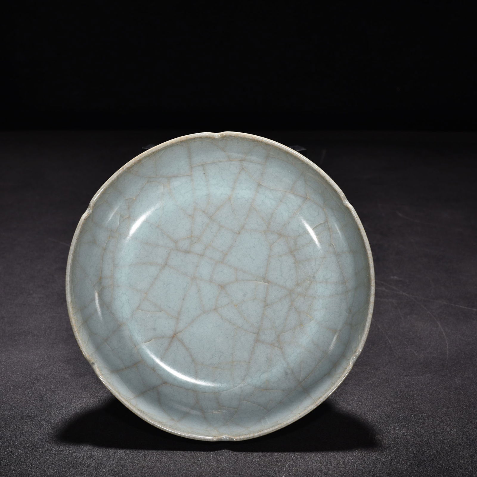 Song Dynasty official kiln celadon Kui Kou wash (1 of 6)