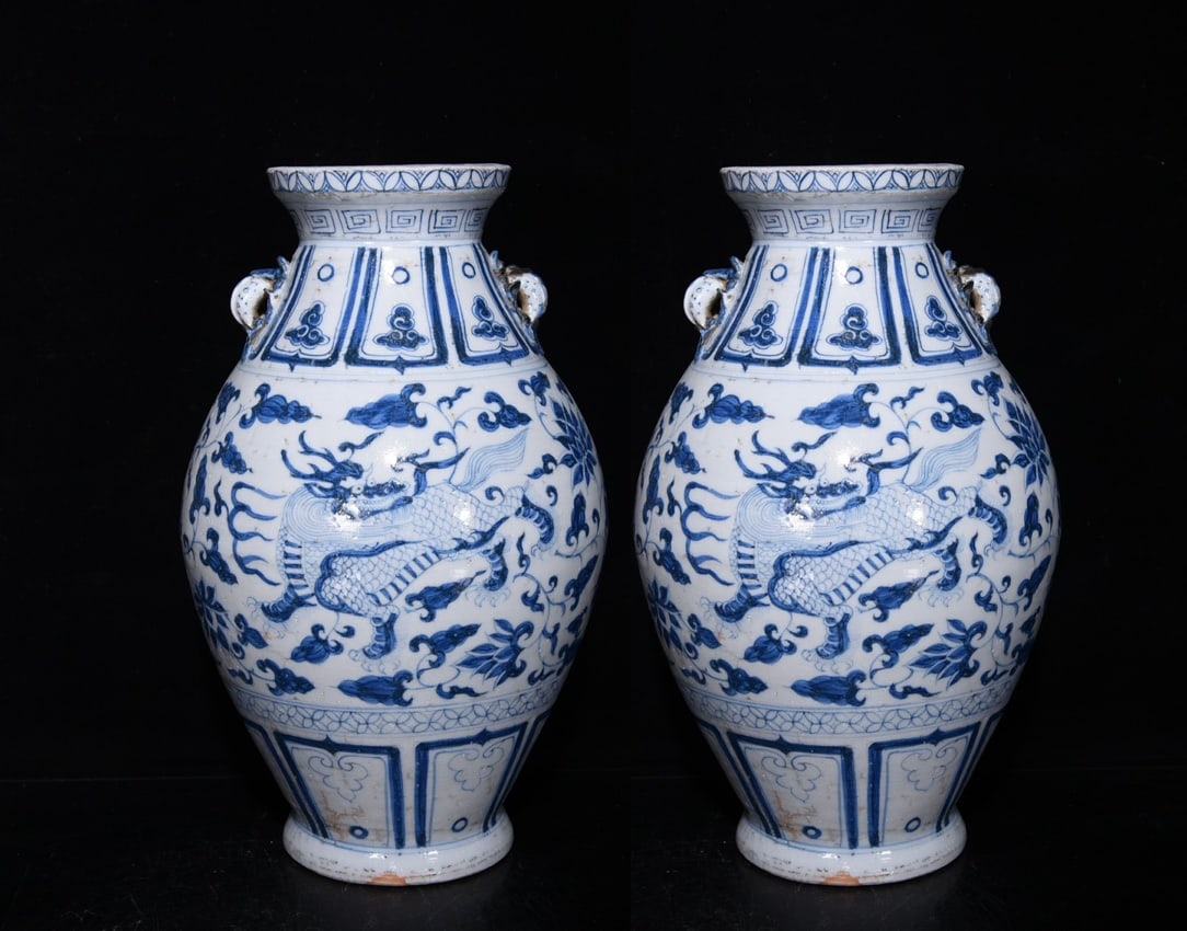 Yuan Dynasty blue and white unicorn porcelain amphora: Size: Height 30 cm - Width 20 cm Materials: Porcelain Time Period: Yuan dynasty Manufactured Date: 13th-c Period Object: Chinese Antique ⛨ Purchase With Confidence ✔ Verified Auctio