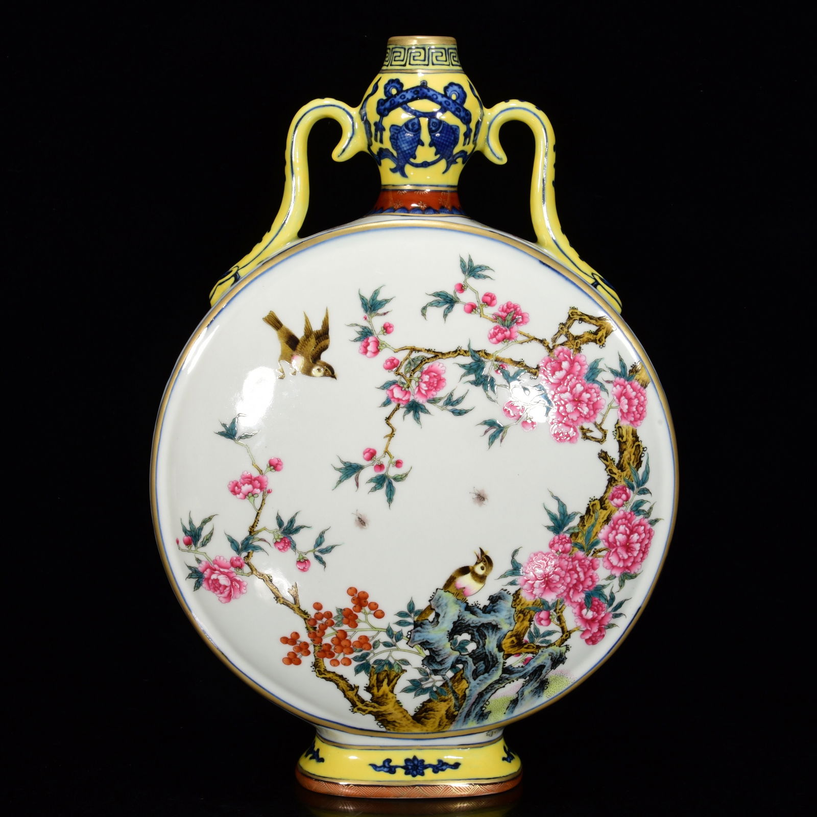 Chinese famille rose porcelain vase Qing dynasty Qianlong Mark & Period (1 of 9)