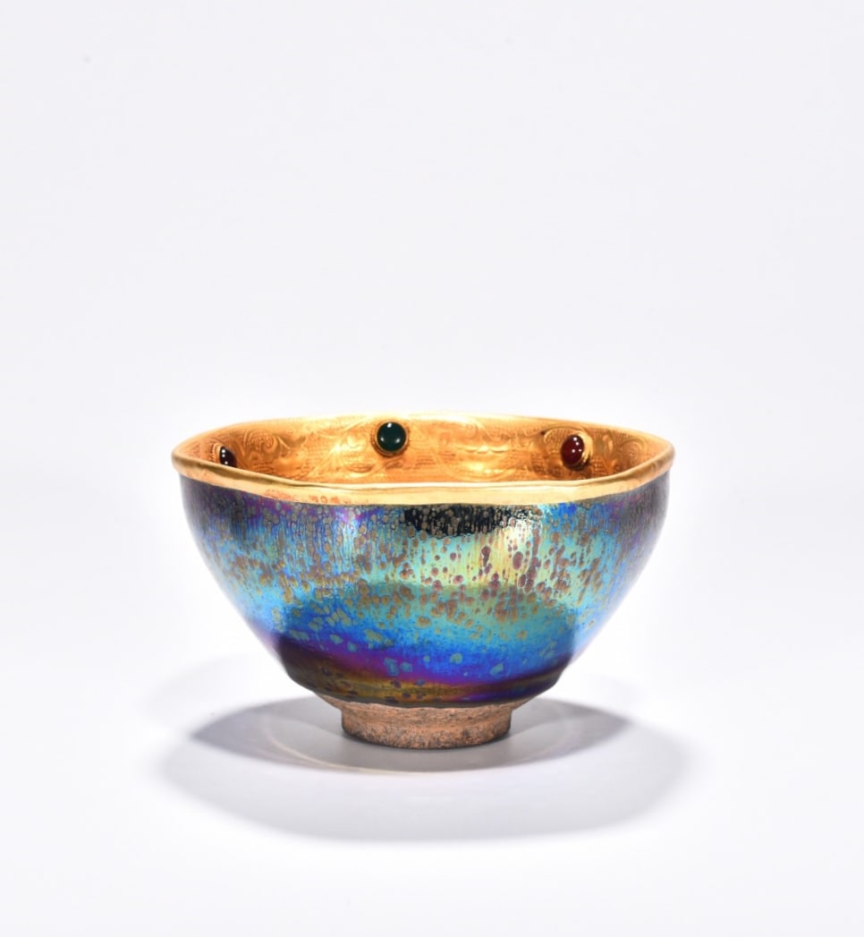 Song Dynasty Jianyao seven-color six-sided lamp chiseled gilt and inlaid with gems: Size: Width 12.6 cm - Height 7.4 cm Materials: Porcelain Time Period: Song dynasty Manufactured Date: 10th-c Period Object: Chinese Antique ⛨ Purchase With Confidence ✔ Verified Auc