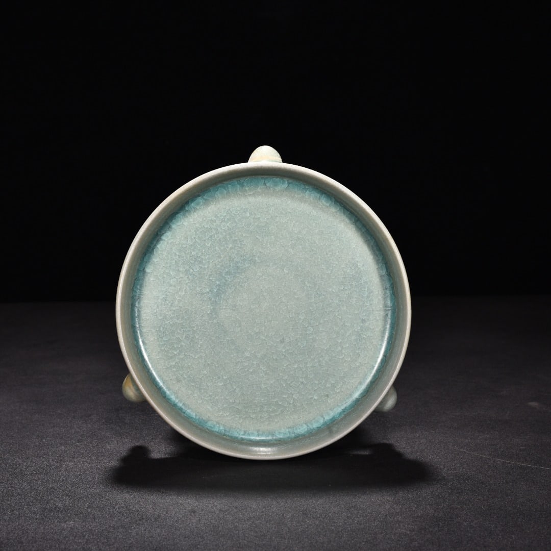 Chinese ru kiln porcelain washer Song dynasty: Size: Width 14.8 cm - Height 4.2 cm Materials: Porcelain Time Period: Song dynasty Manufactured Date: 10th-c Period Object: Chinese Antique ⛨ Purchase With Confidence ✔ Verified Auc