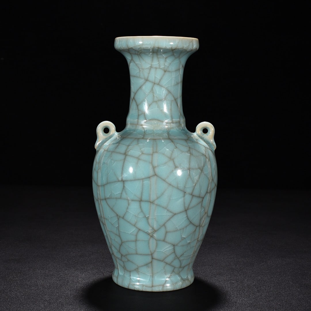 Song Dynasty Ru kiln sky blue glaze ice cracked double series bottle (1 of 9)