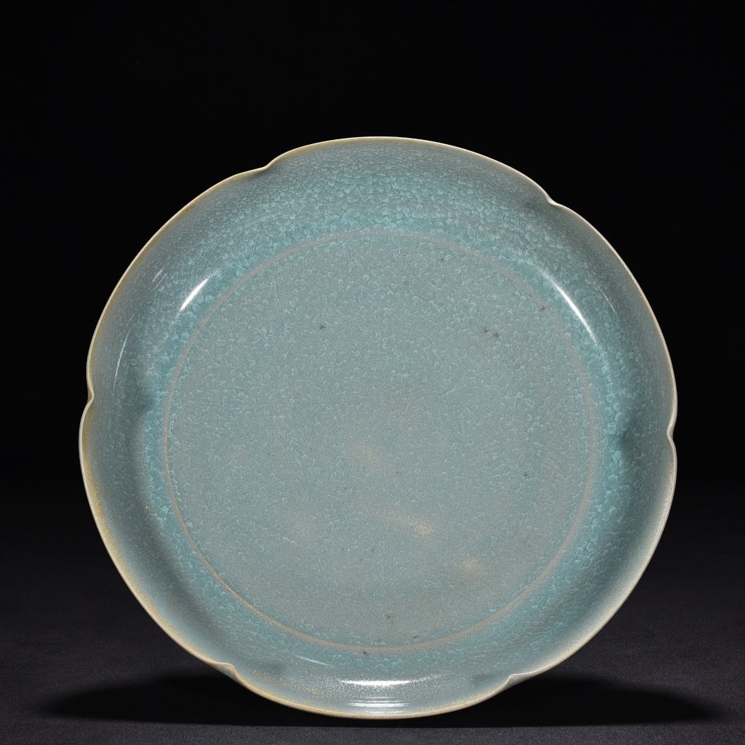Chinese Ru kiln azure glaze ice crackled sunflower mouth plate Song Dynasty (1 of 9)