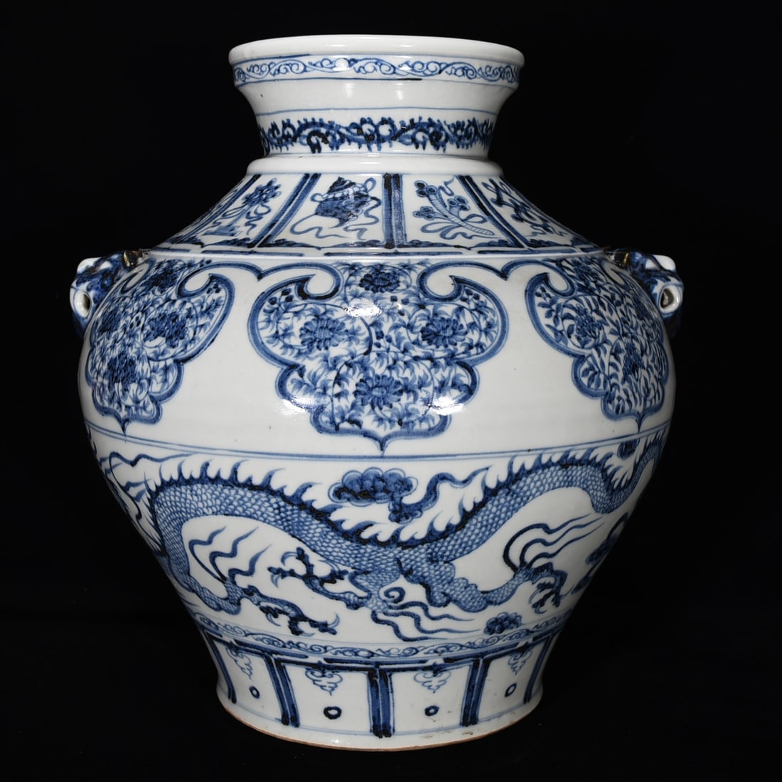 Chinese blue and white porcelain jar Yuan dynasty (1 of 9)
