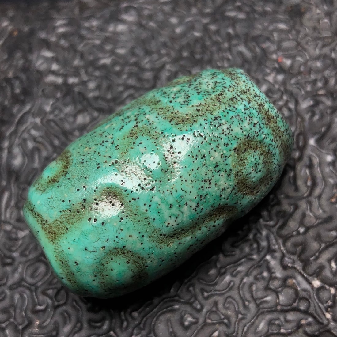 Chinese natural agate DZI beads: Size: Height 3.8 cm - Width 2.2 cm Materials: Natural Agate Time Period: Qing dynasty Manufactured Date: Qianlong Period Object: Chinese Antique ⛨ Purchase With Confidence ✔ Verifie