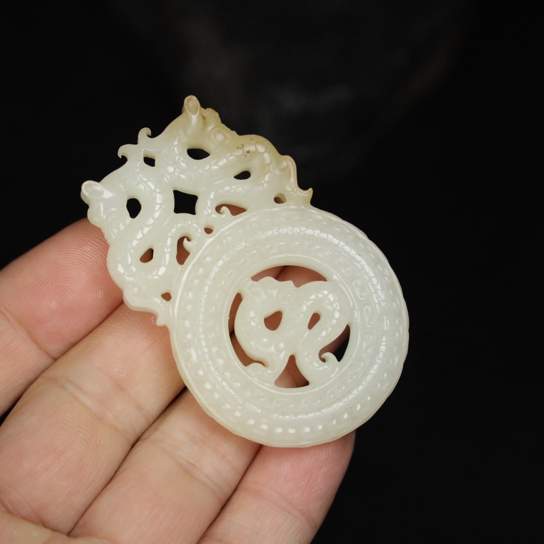 Chinese natural jade carved ornaments Qing dynasty: Size: Height 6.2 cm - Width 4.2 cm Materials: Natural Jade Time Period: Qing dynasty Manufactured Date: Qianlong Period Object: Chinese Antique ⛨ Purchase With Confidence ✔ Verified