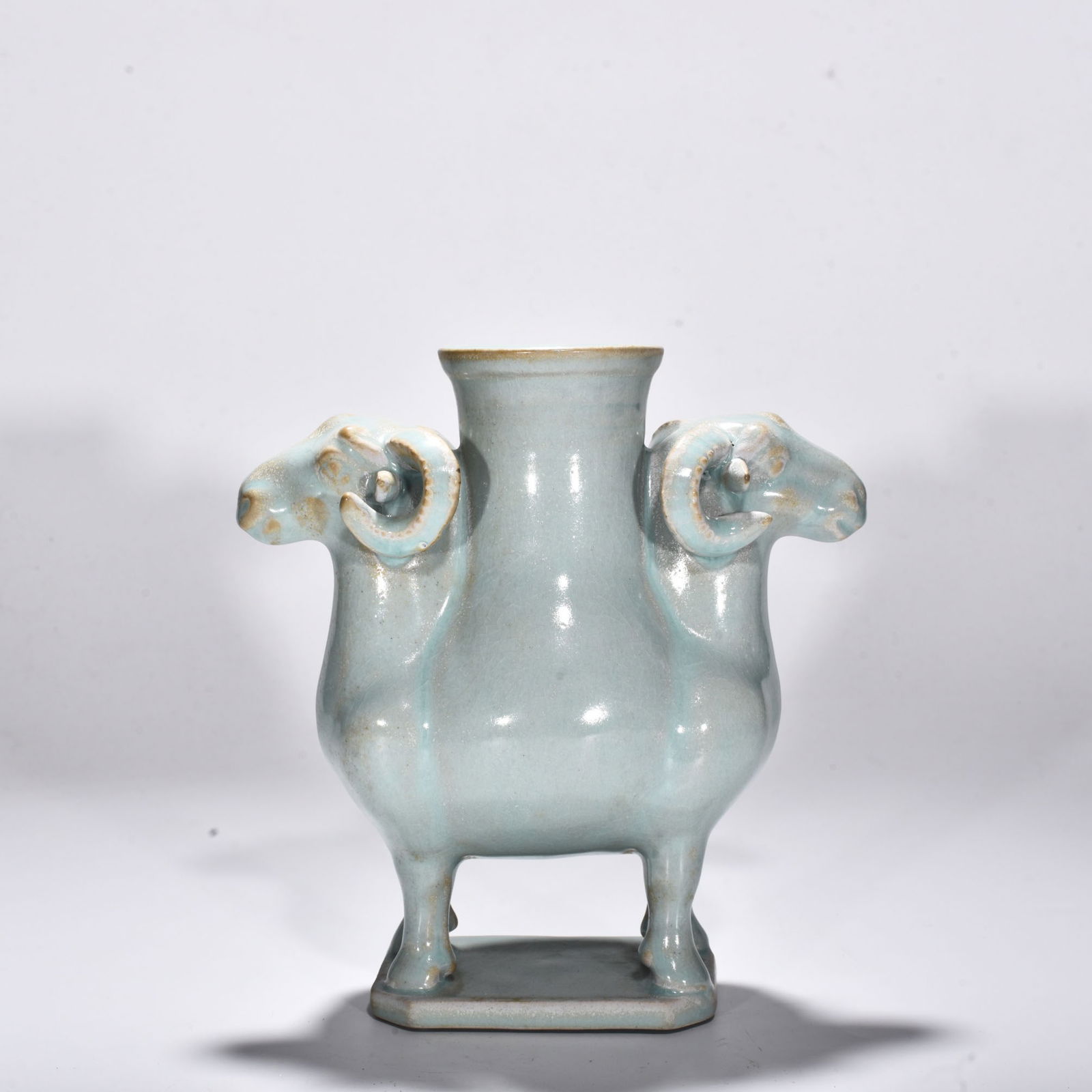 Song Dynasty Ru kiln azure glaze double sheep statue (1 of 9)