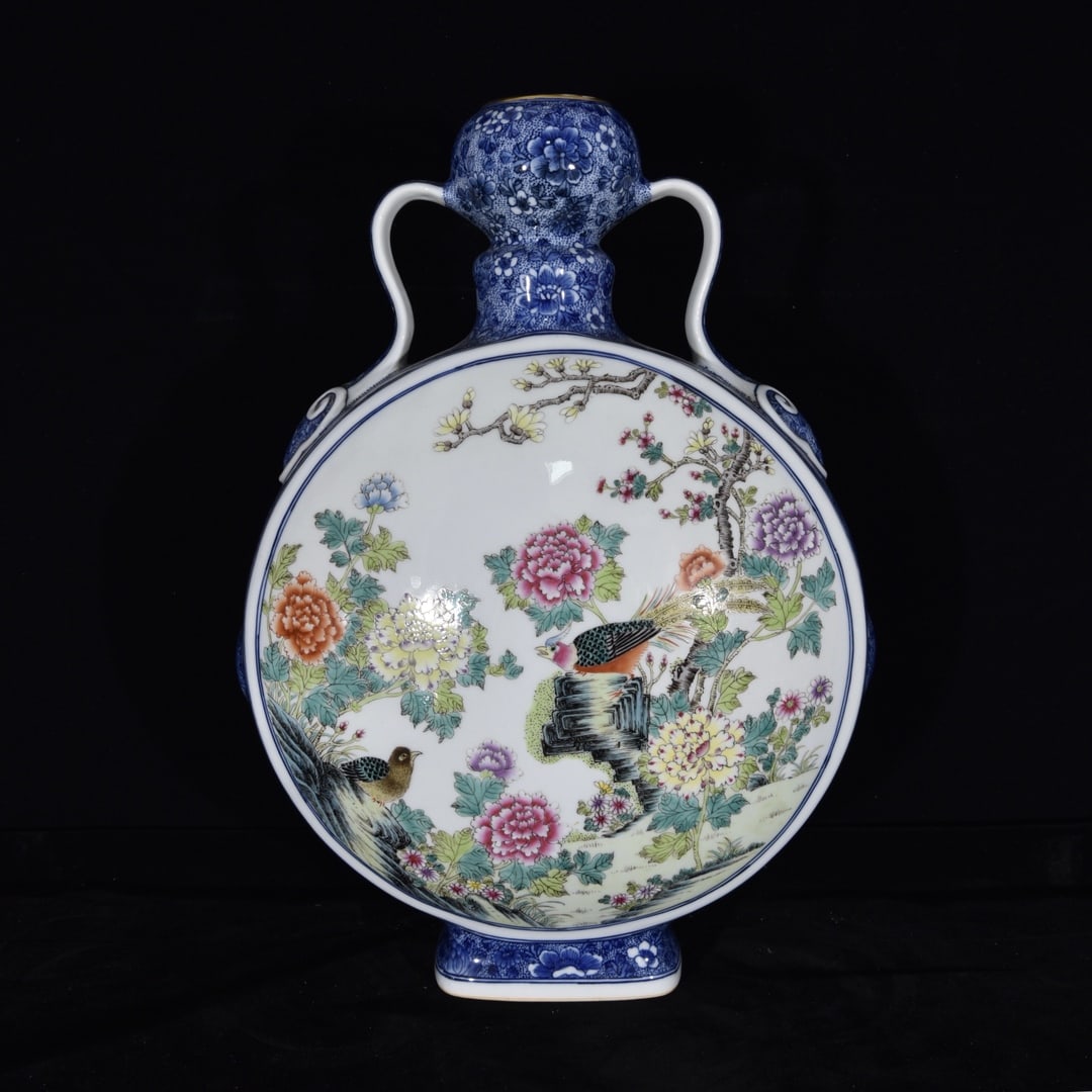 Chinese famille rose porcelain vase Qing dynasty Qianlong Mark & Period (1 of 9)