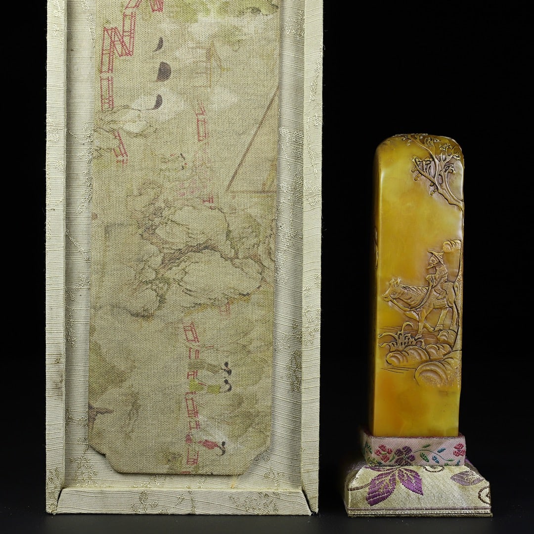 Chinese natural shoushan stone carved seal Qing dynasty: Size: Height 11.5 cm - Width 3.2 cm Materials: Natural Shoushan stone Time Period: Qing dynasty Manufactured Date: Qianlong Period Object: Chinese Antique ⛨ Purchase With Confidence Ϩ